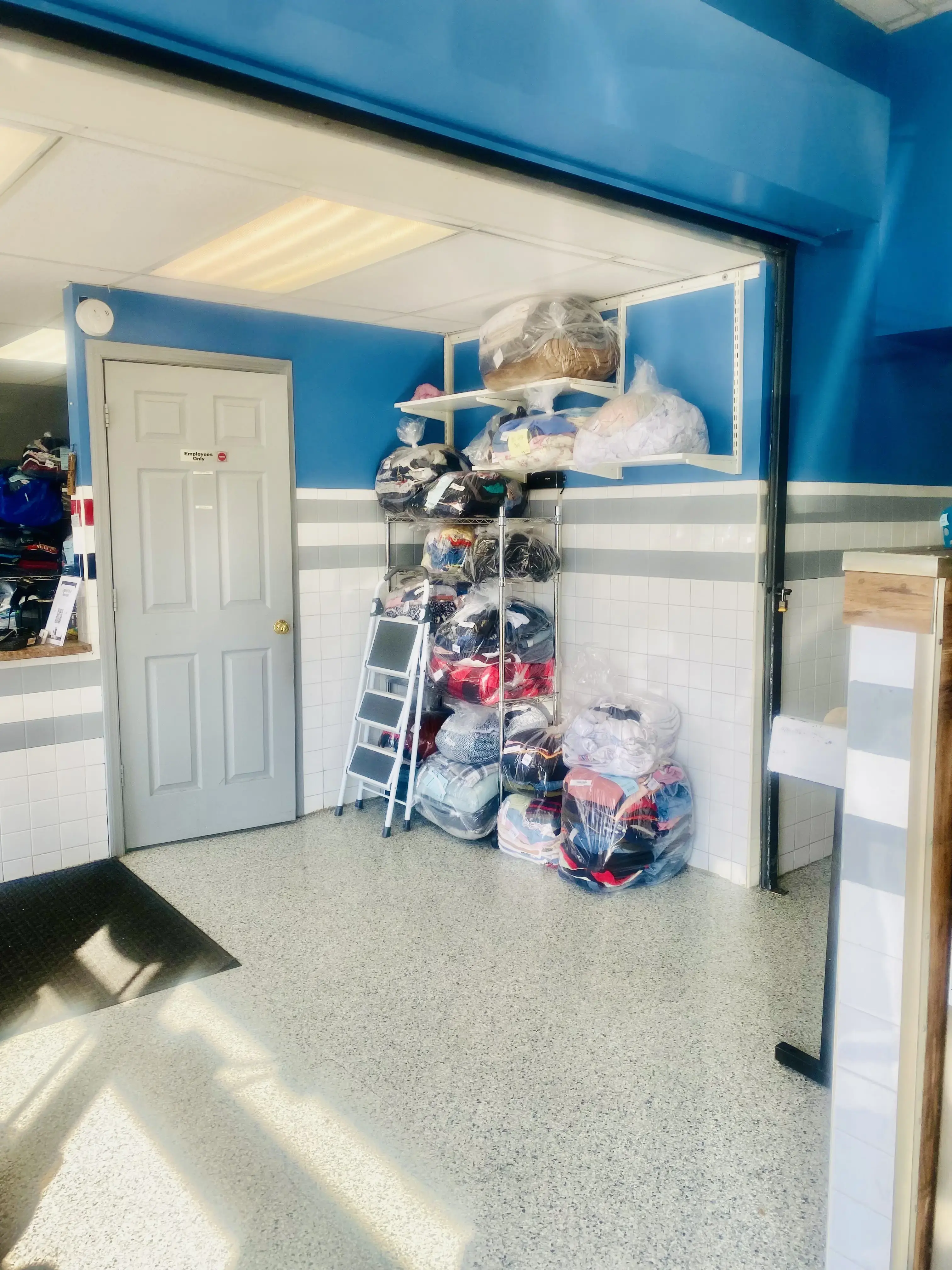 Daisy's Laundromat thumbnail 12