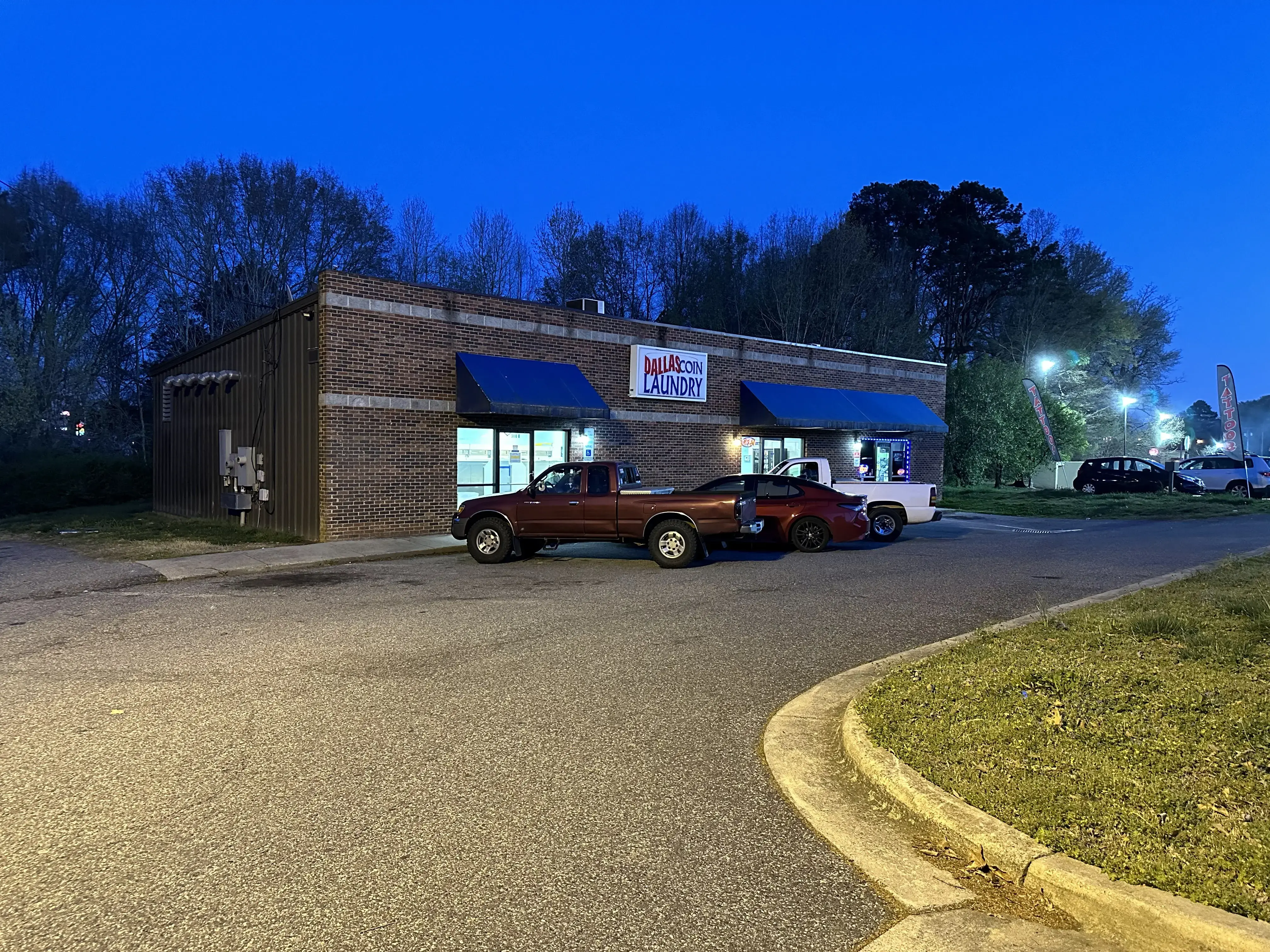 Dallas Coin Laundry - Image 2