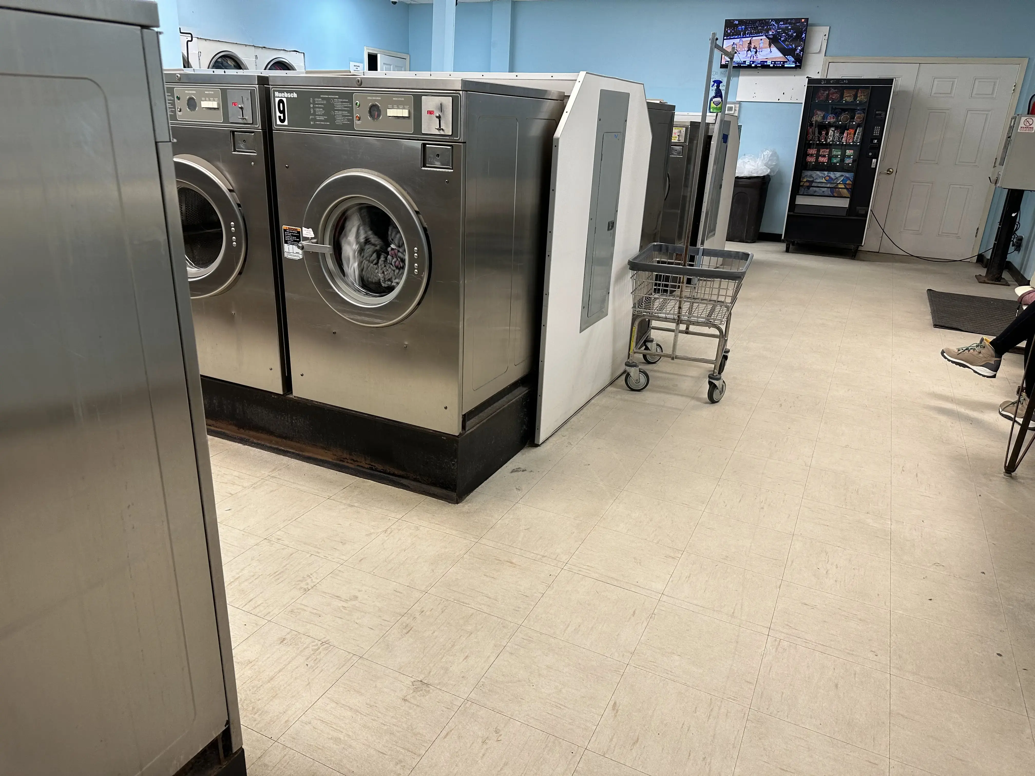 Dallas Coin Laundry - Image 8