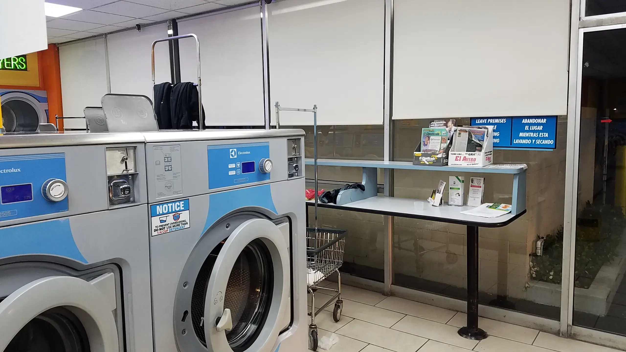 Damoins Laundry Mat thumbnail 13