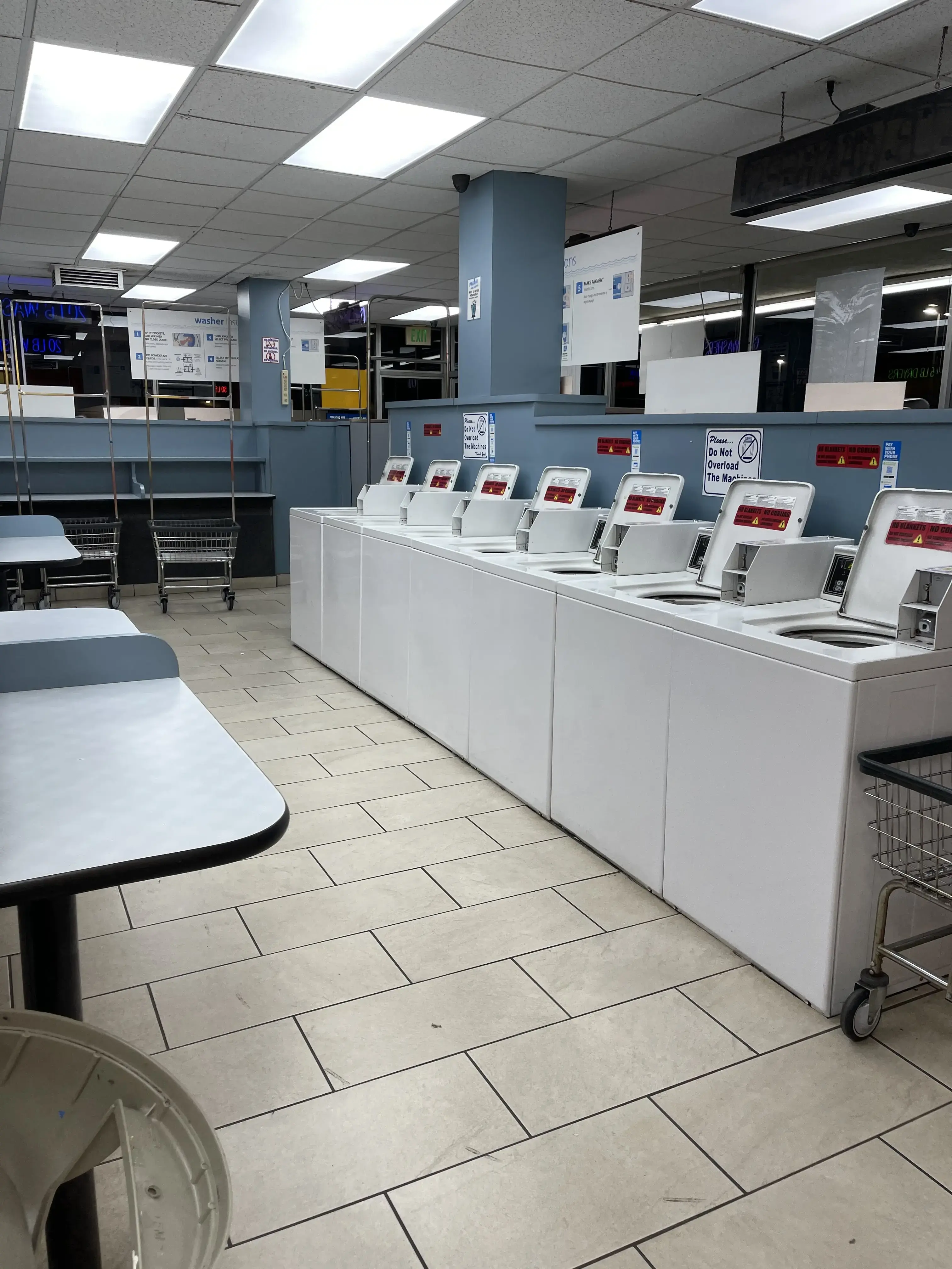Damoins Laundry Mat thumbnail 7