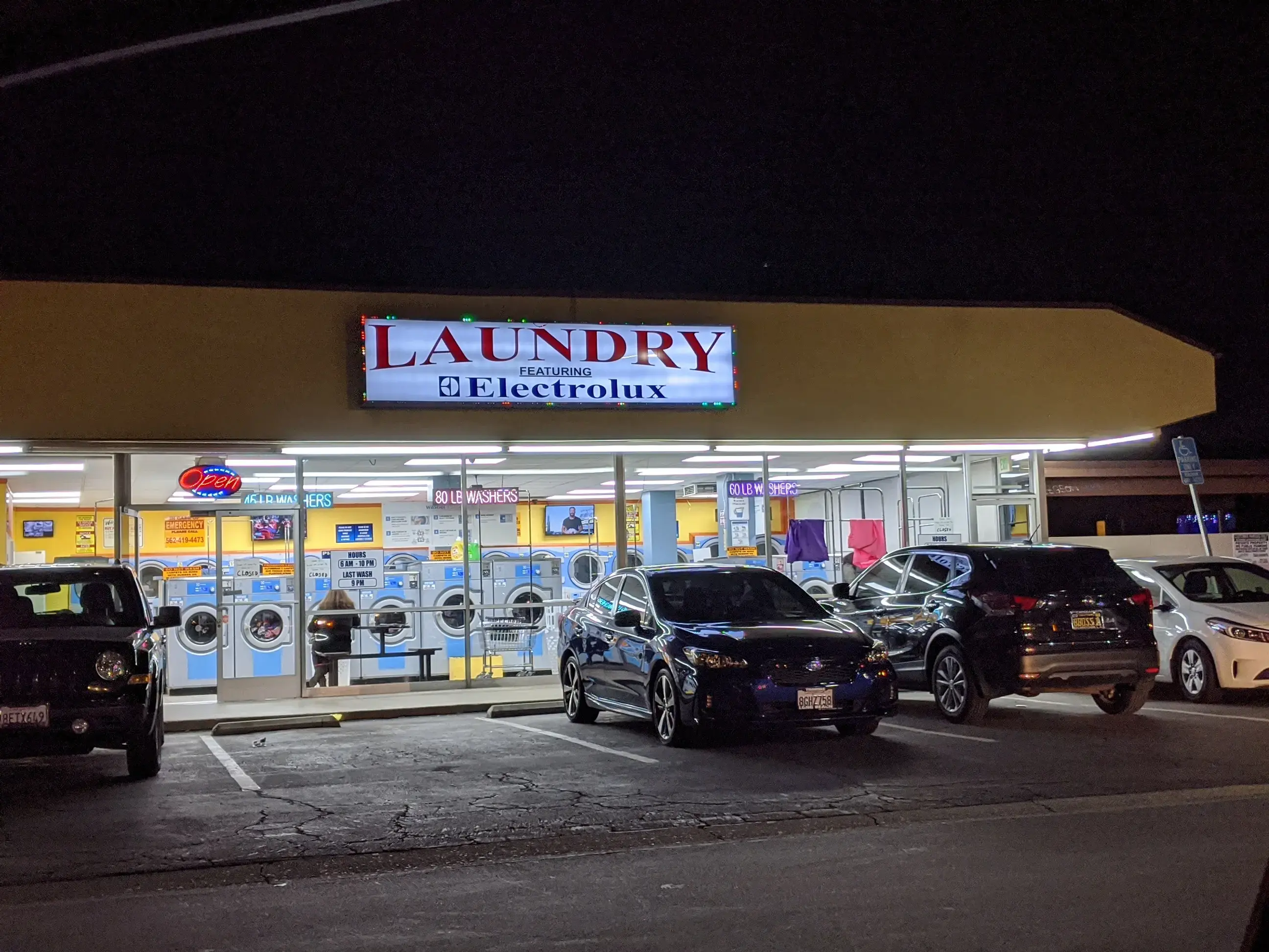 Damoins Laundry Mat - Image 9