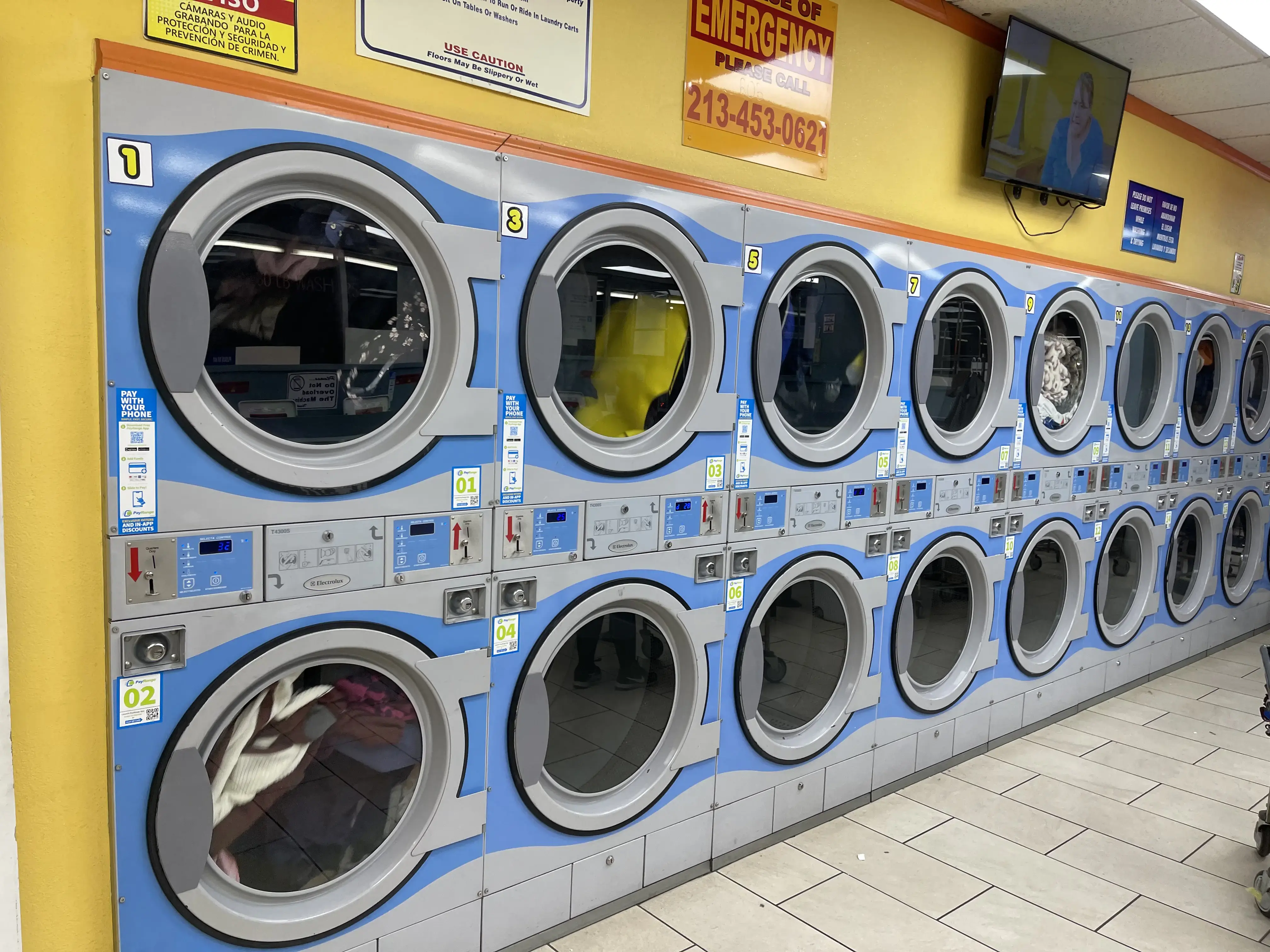Damoins Laundry Mat - Image 12