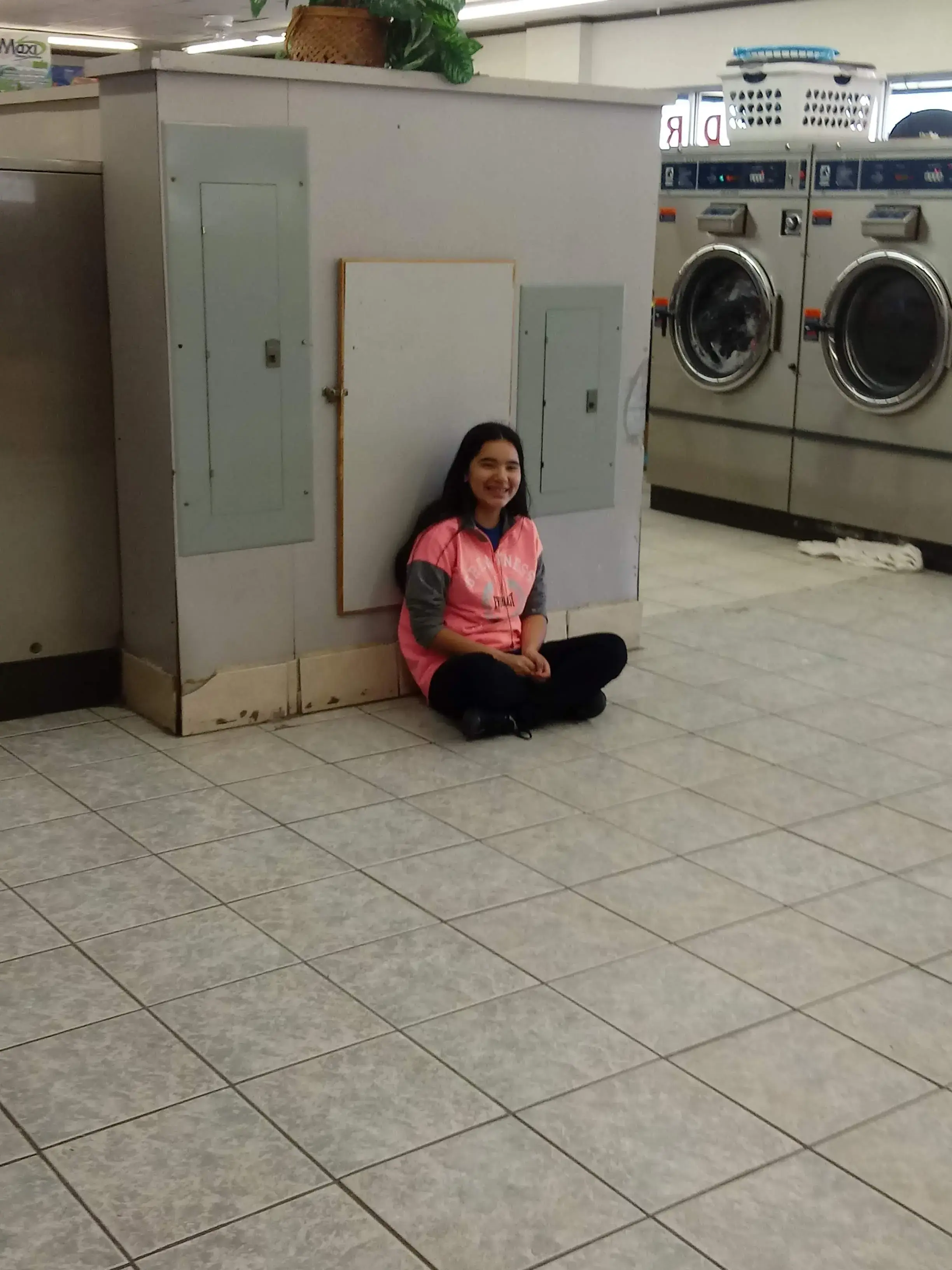 Daniel's Super Wash & Dry - Image 7