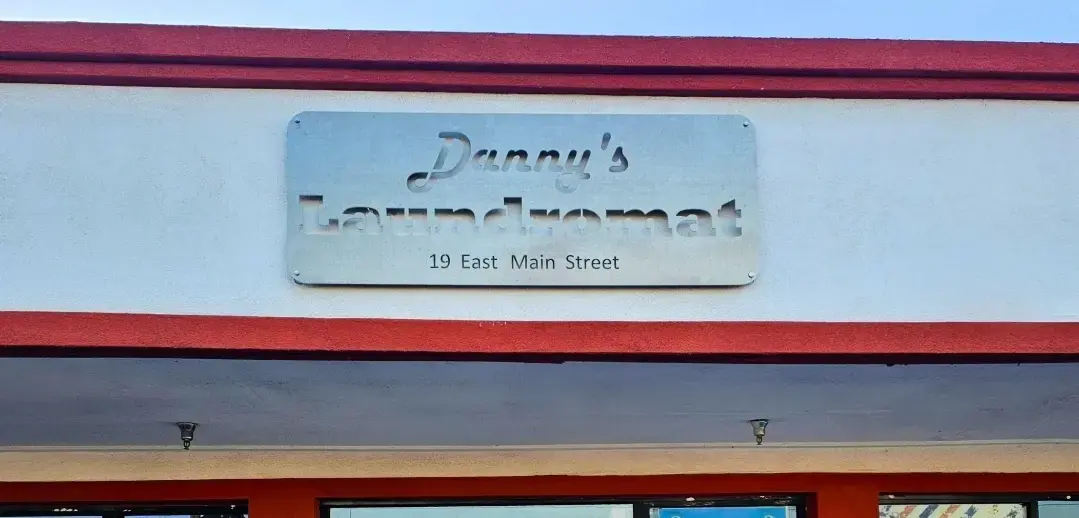Danny's Laundromat - Image 10