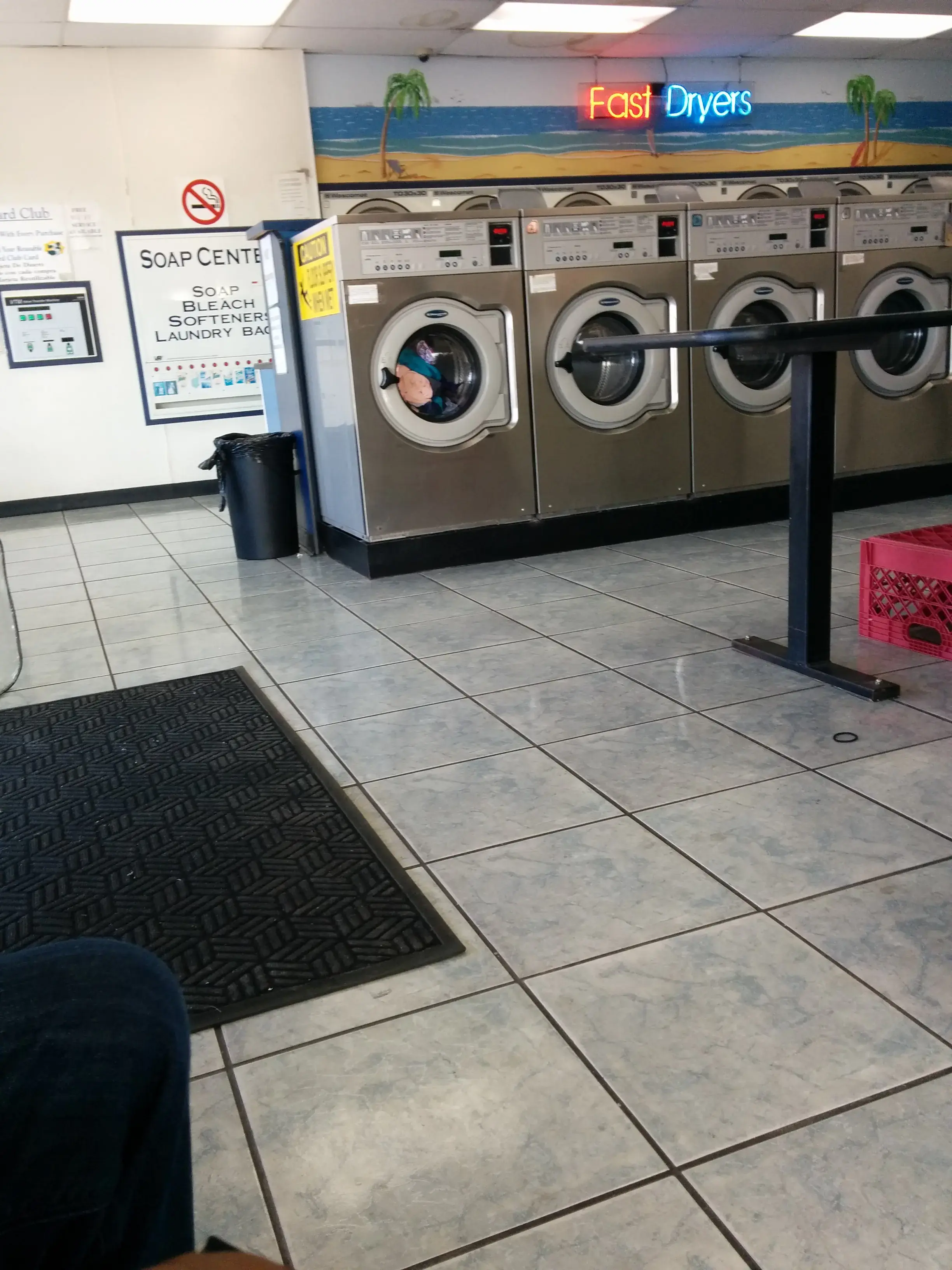 Daphne's Laundromat - Image 6