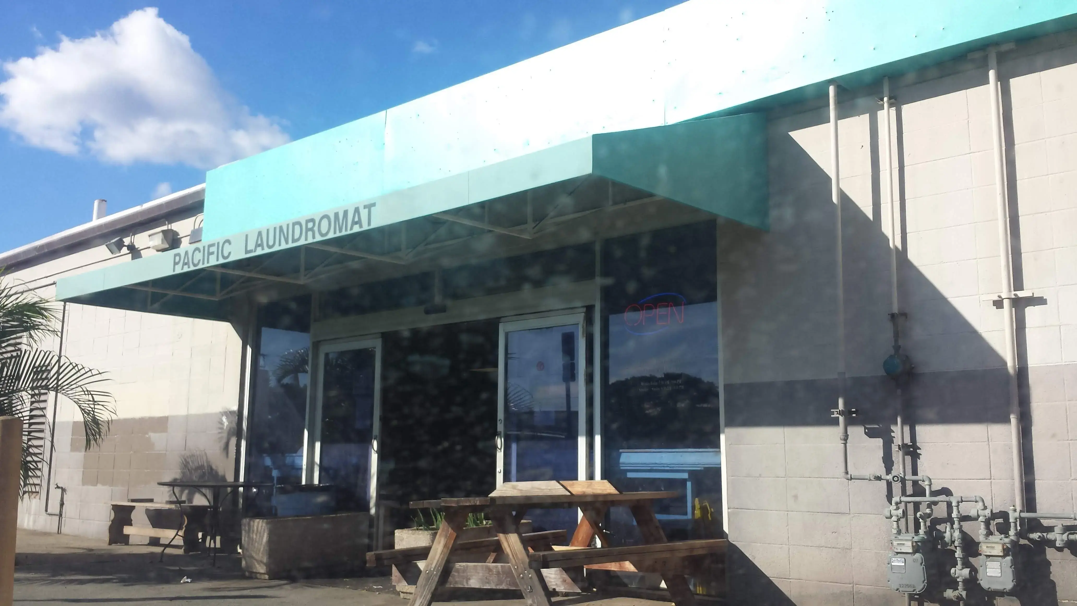 Darrell's Coin Laundry thumbnail 12