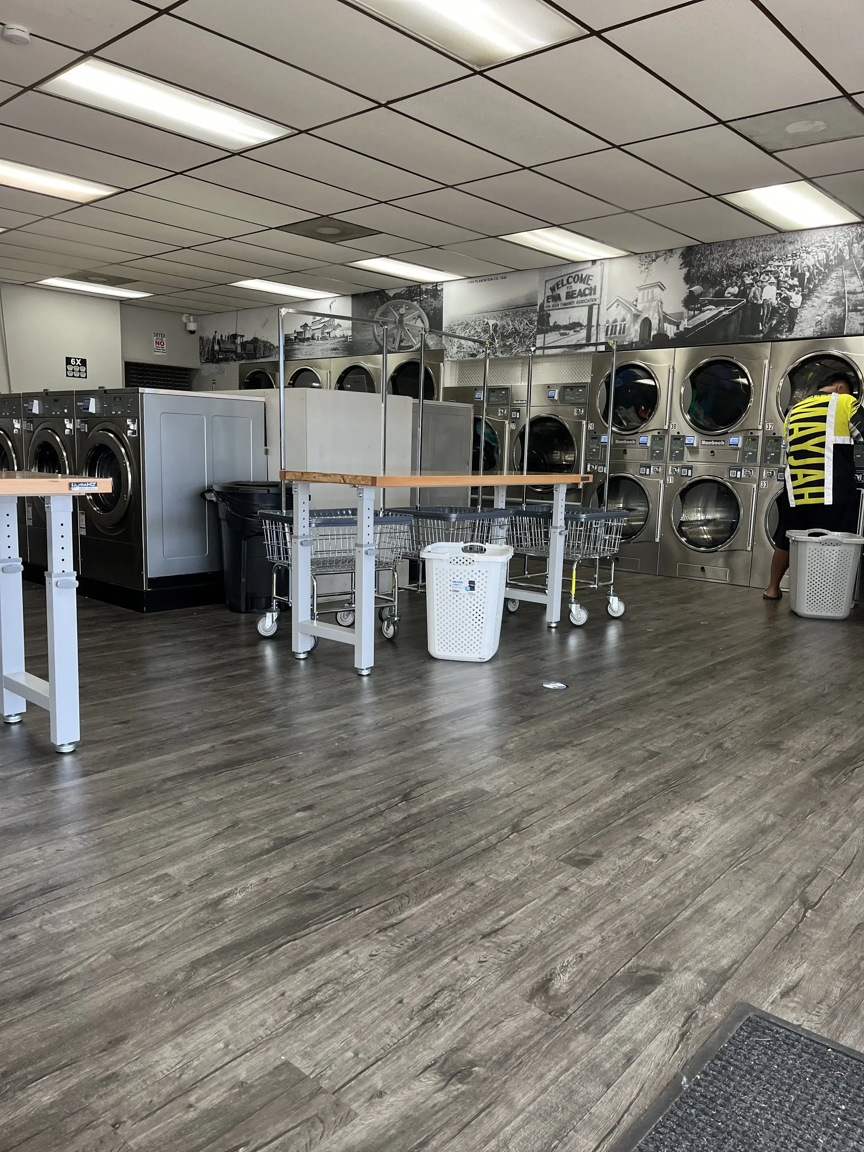 Darrell's Coin Laundry - Image 17