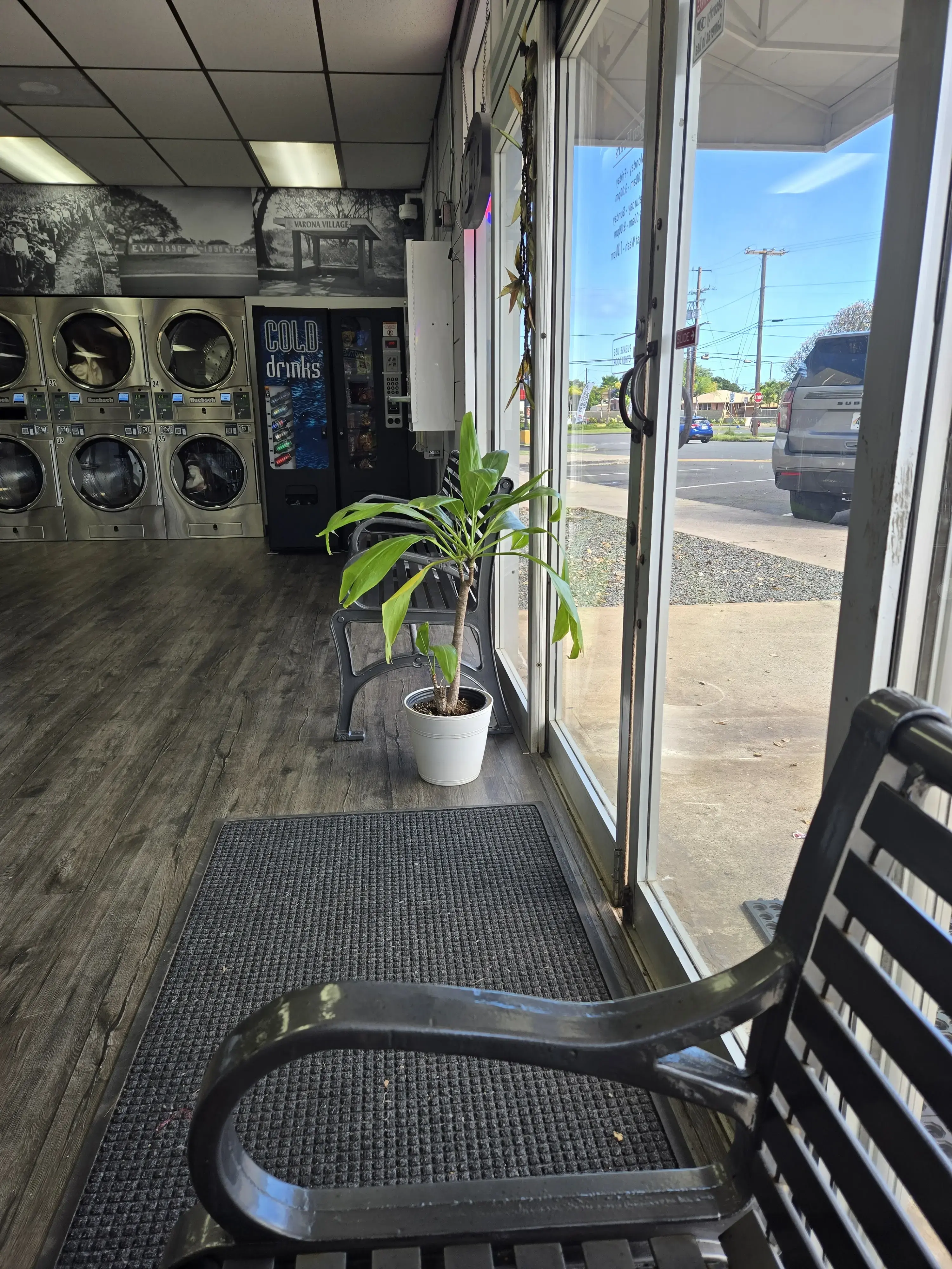 Darrell's Coin Laundry thumbnail 4