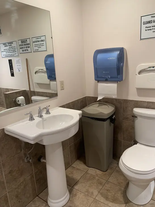 Davenport Laundry thumbnail 7