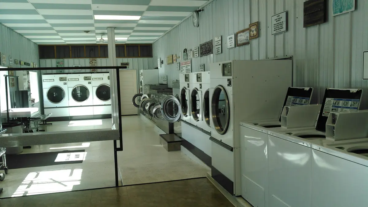 Davenport Laundry thumbnail 23