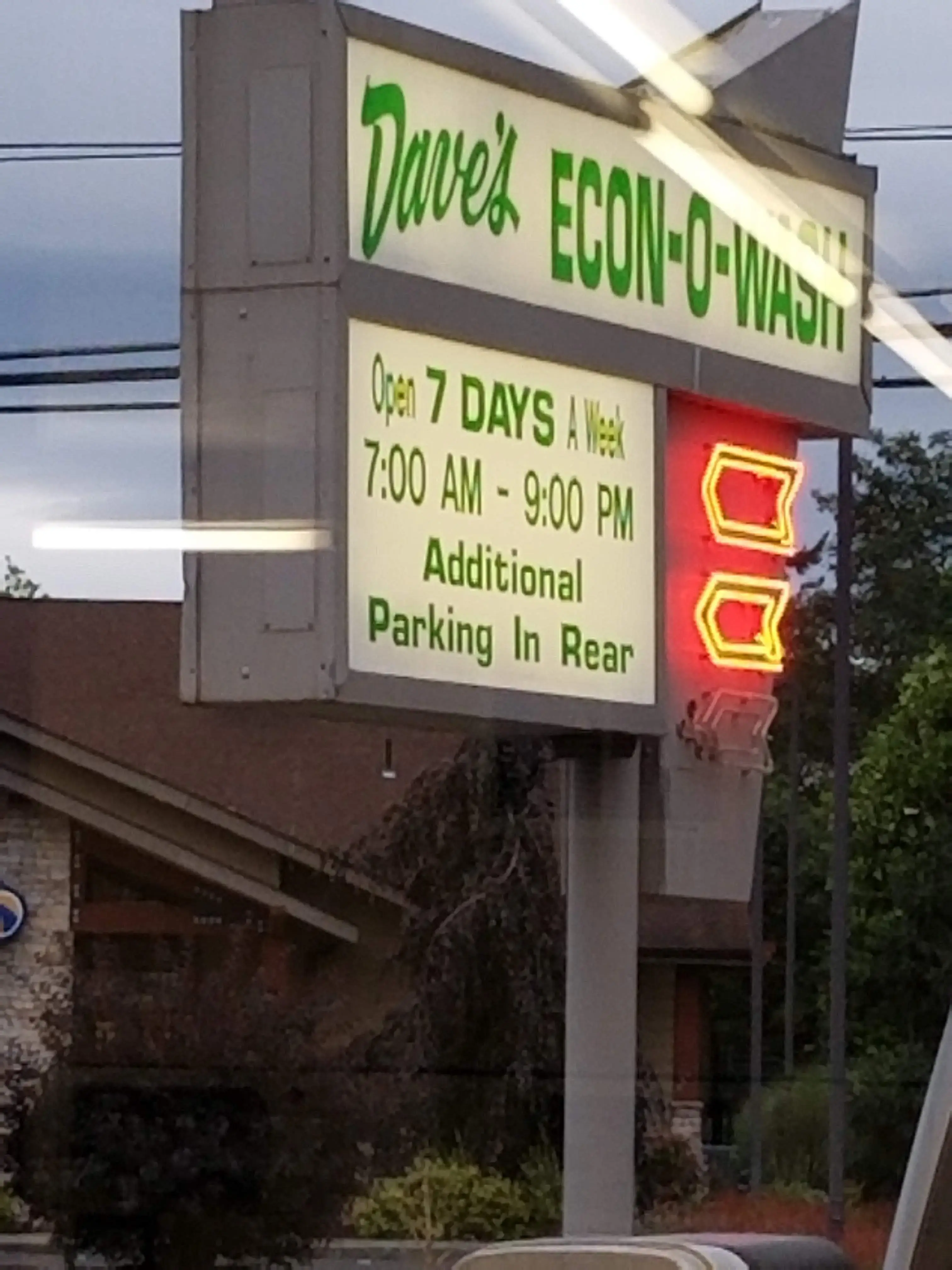 Dave's Econ-O-Wash & Dry Cleaning thumbnail 7