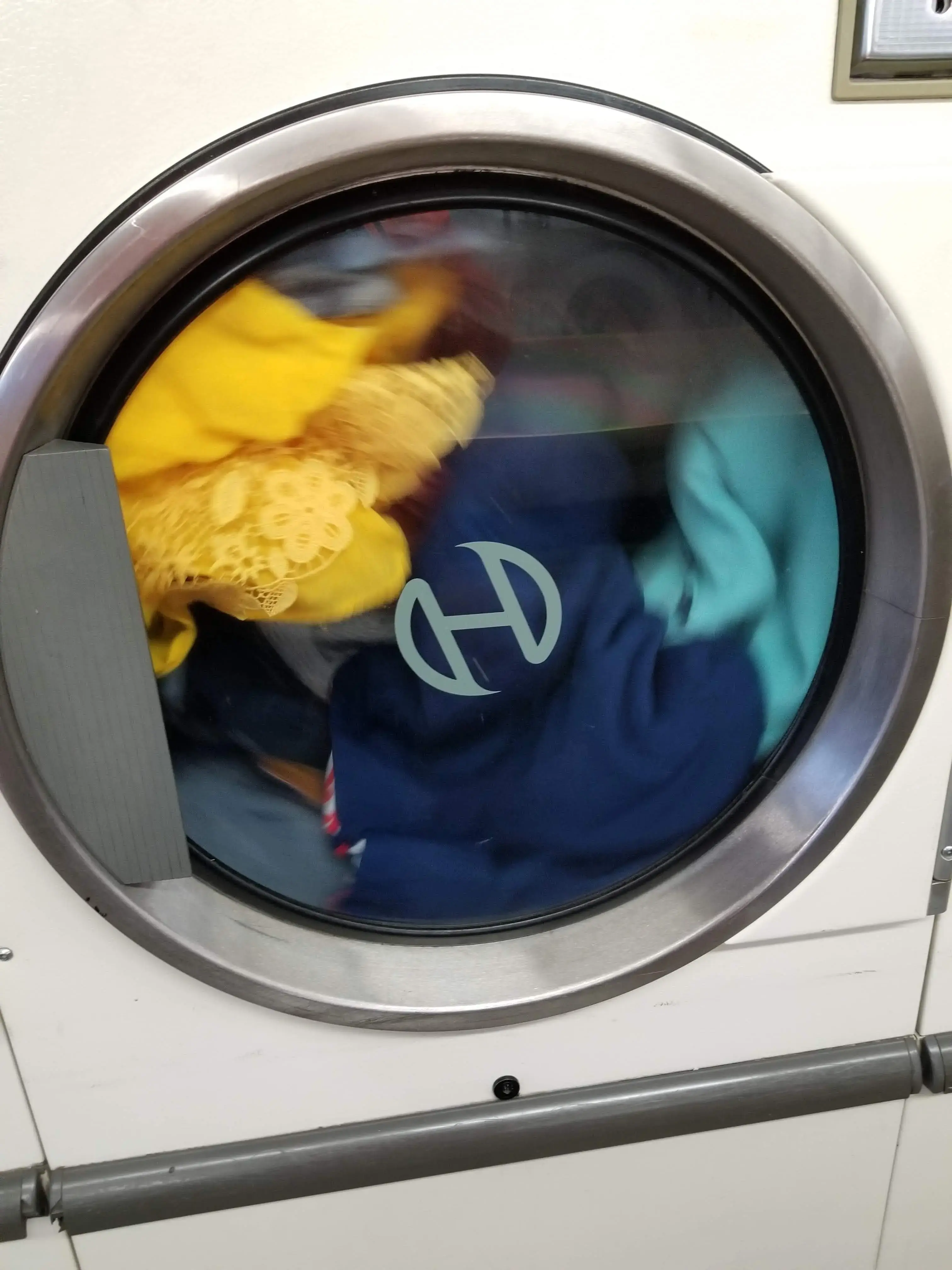 Dave's Econ-O-Wash & Dry Cleaning thumbnail 8