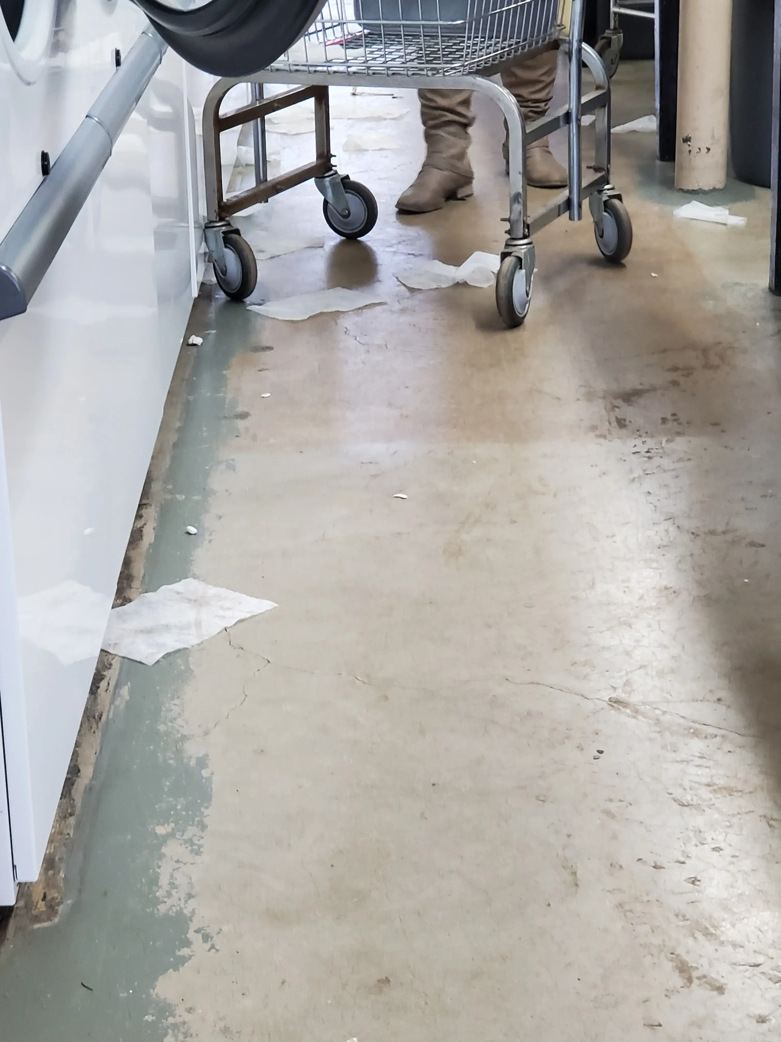 Dave's Econ-O-Wash & Dry Cleaning - Image 3