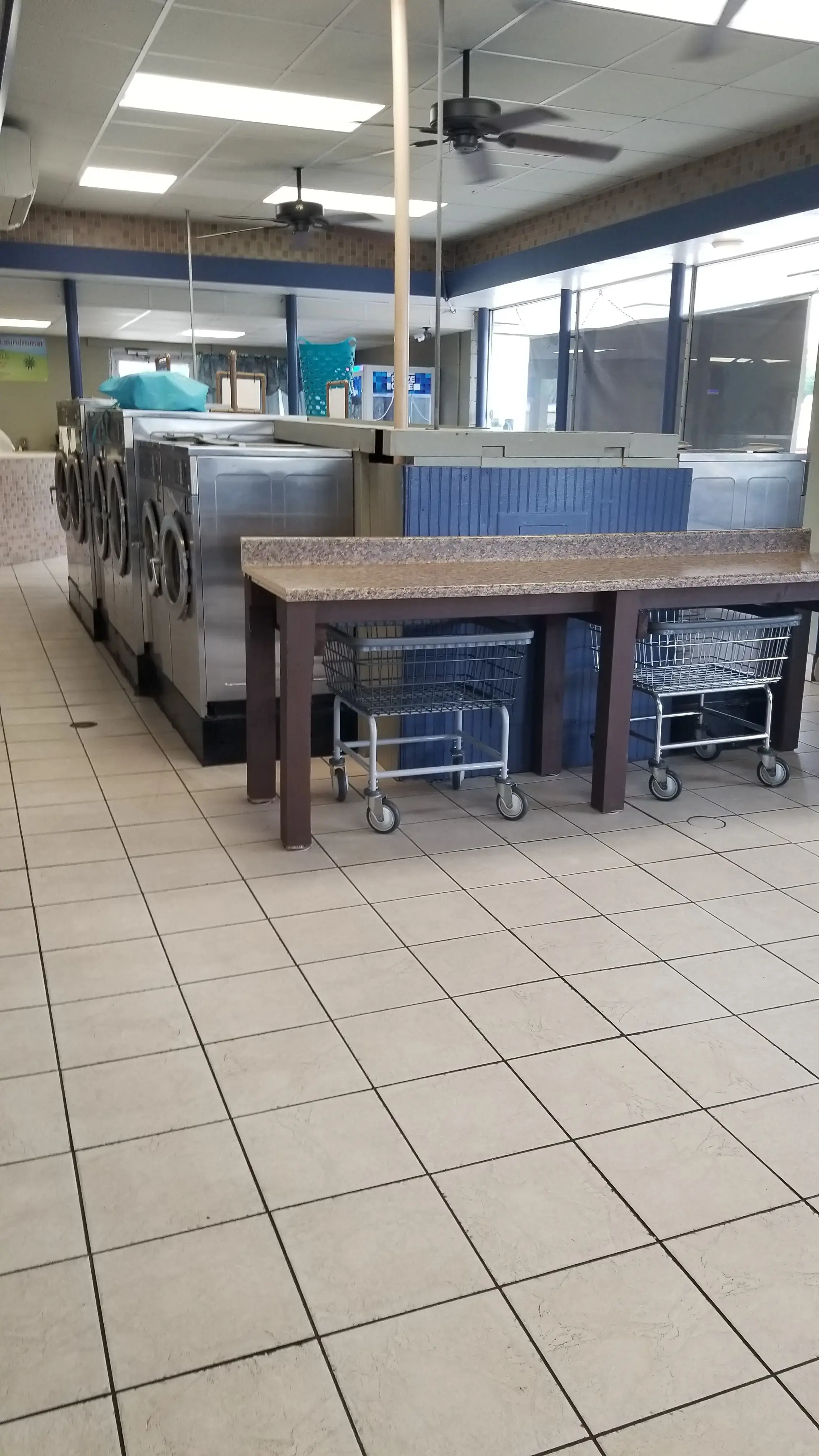 Dave's Laundromat - Image 12