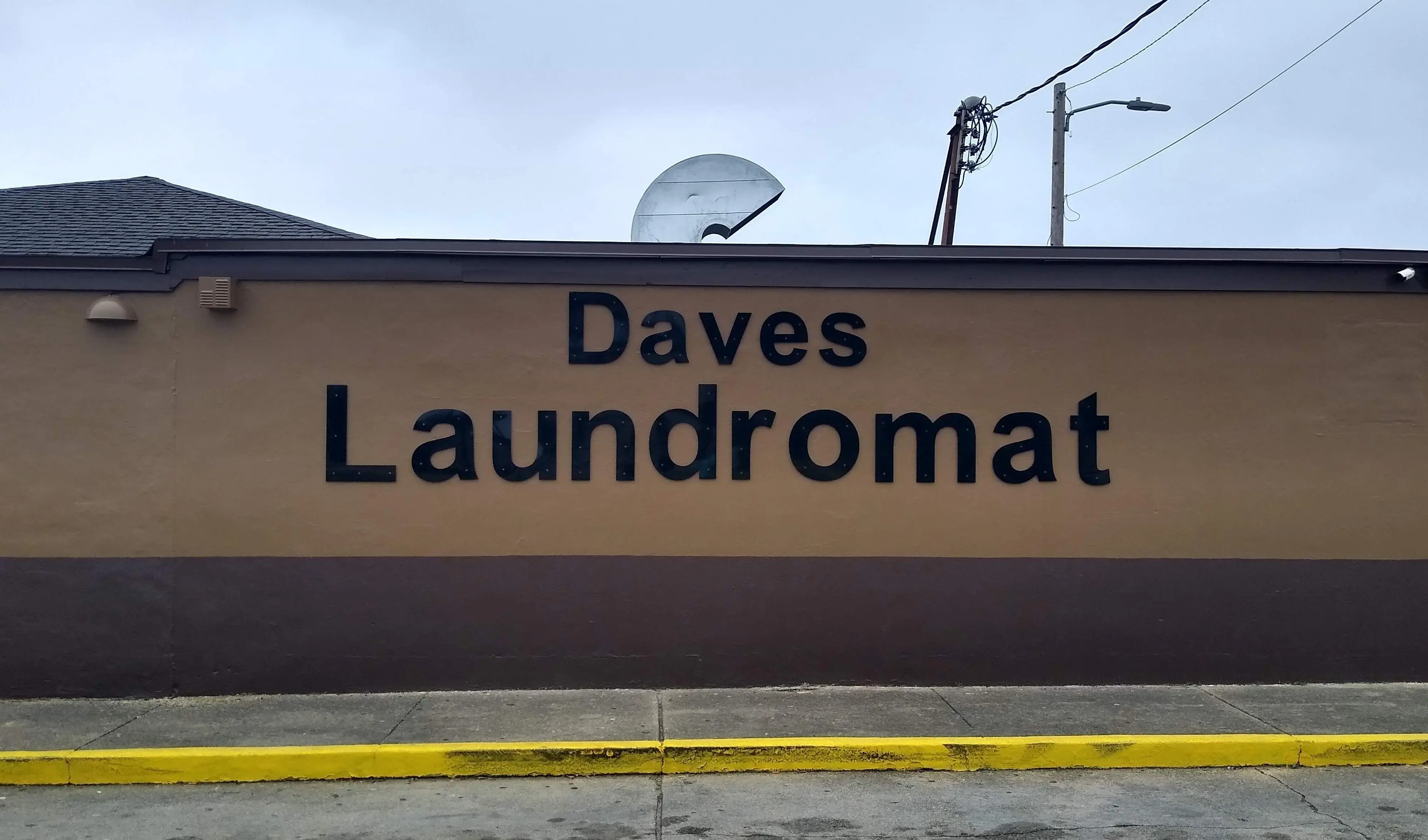 Dave's Laundromat thumbnail 4