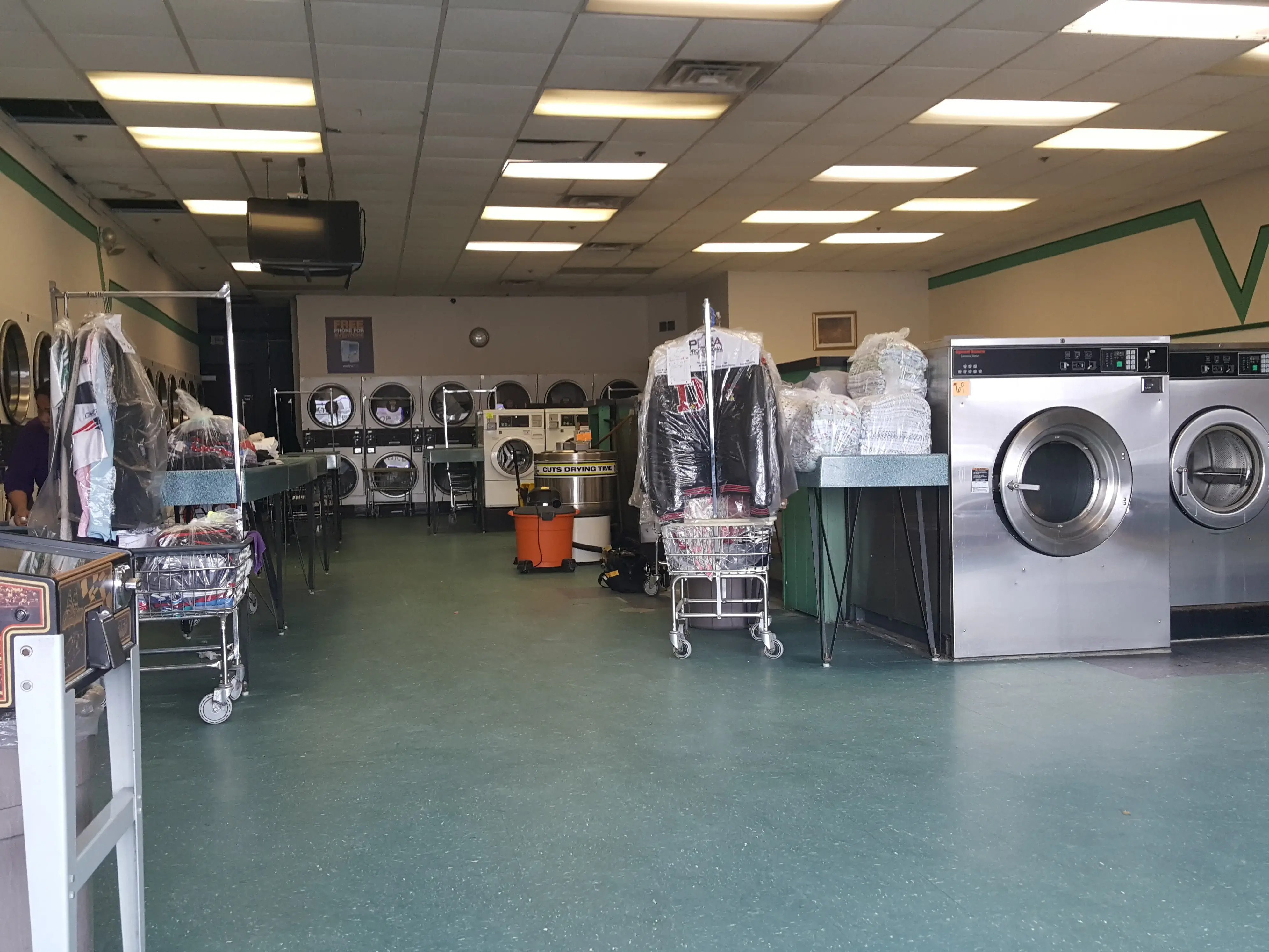 David's Laundry Palace - Image 4