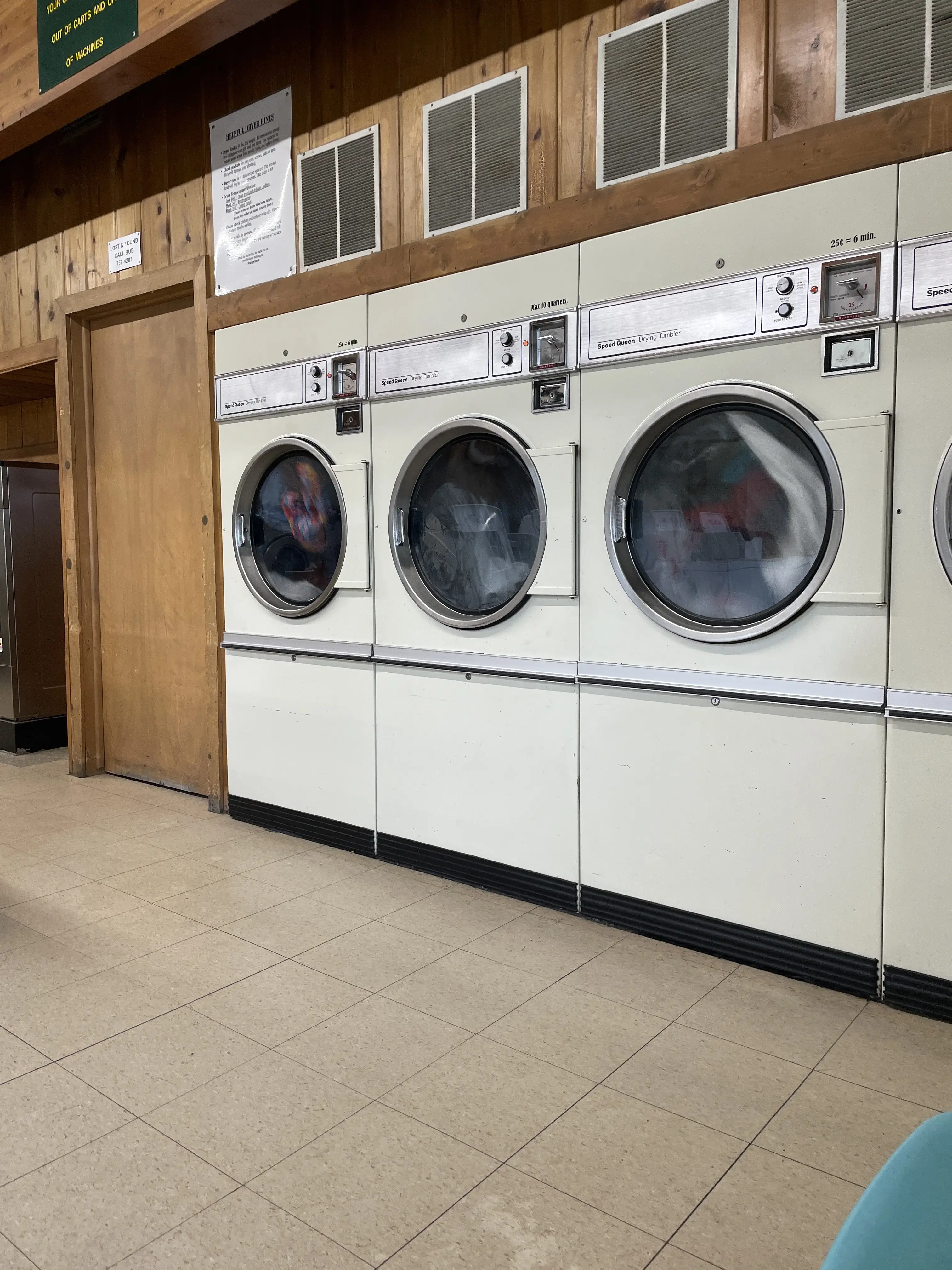 Day & Night Laundromat - Image 1