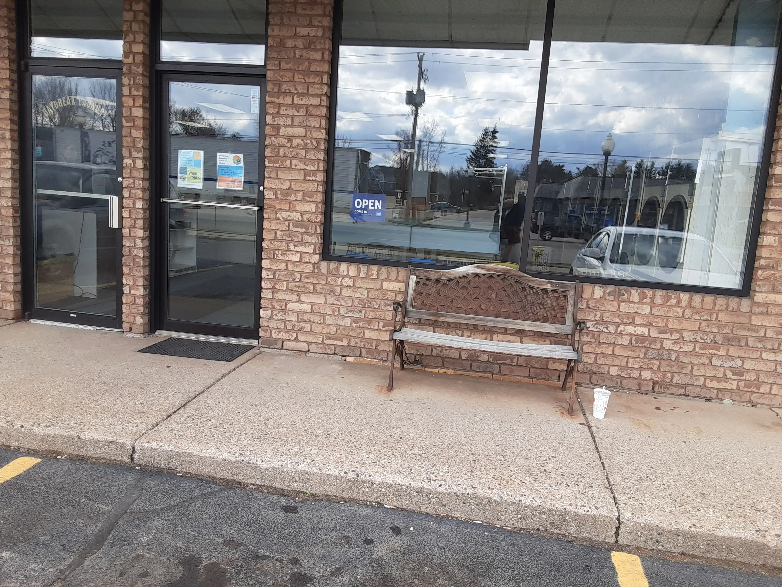 Daybreak Laundry - Image 15