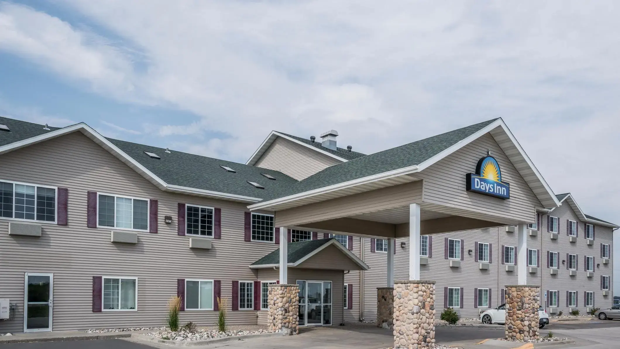 Days Inn Hotel & Governors' Waterpark, RV Park & Fitness Center location