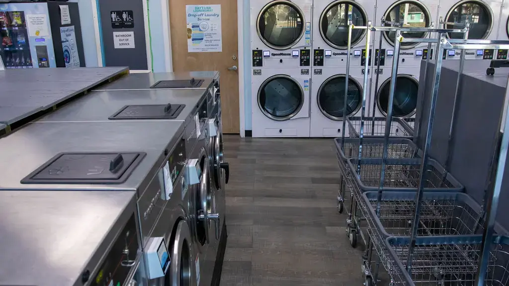 Daytona Laundromat - Image 4
