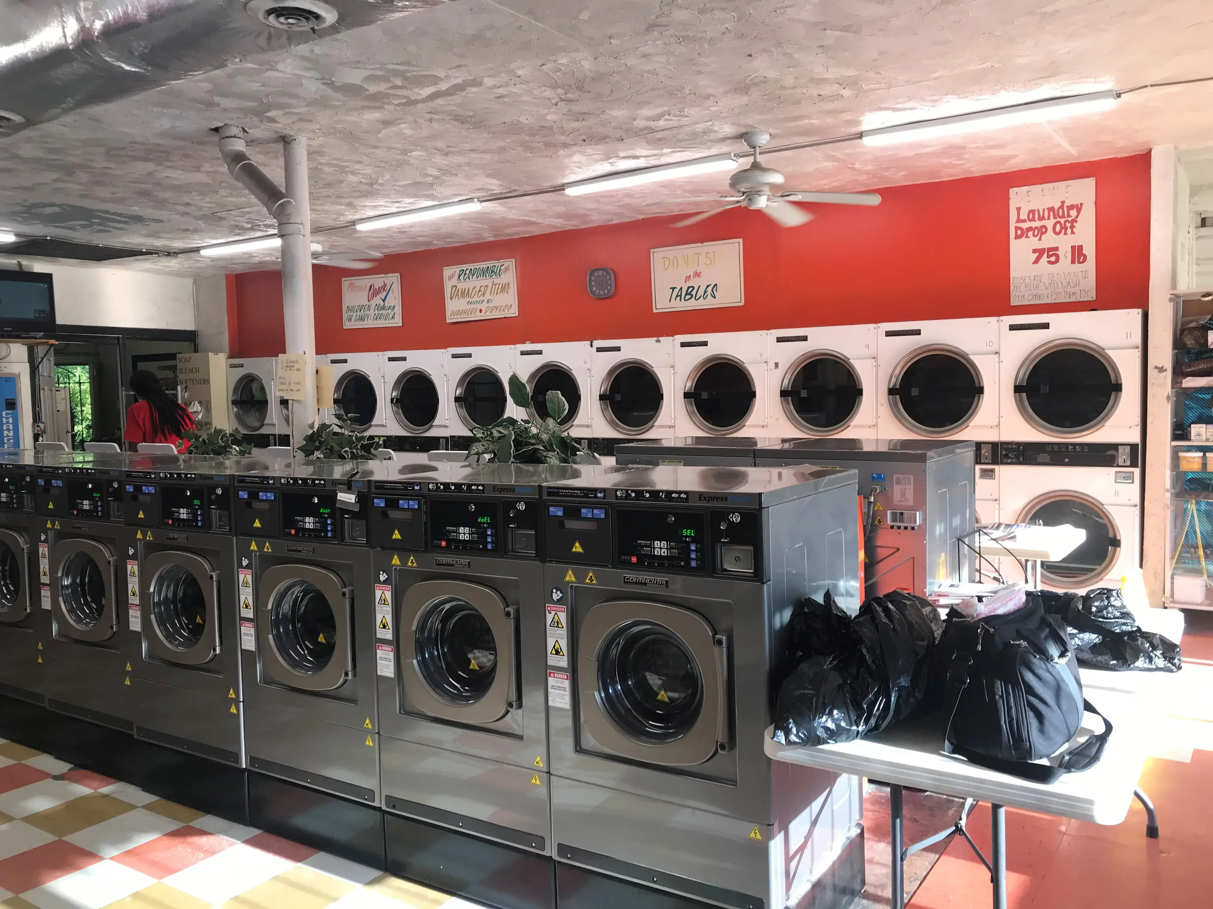 De Best Laundry & Dry Cleaning thumbnail 1