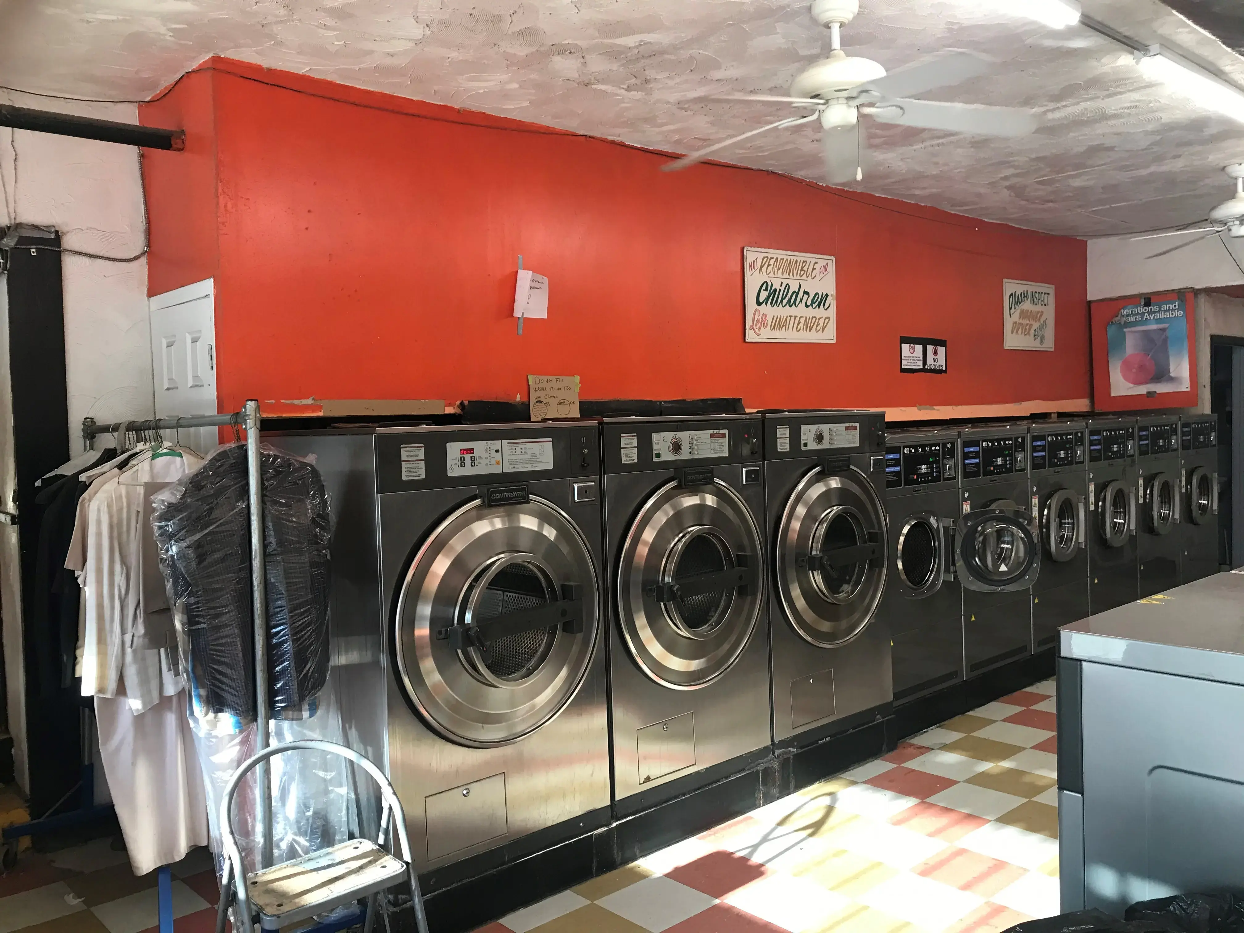 De Best Laundry & Dry Cleaning thumbnail 3