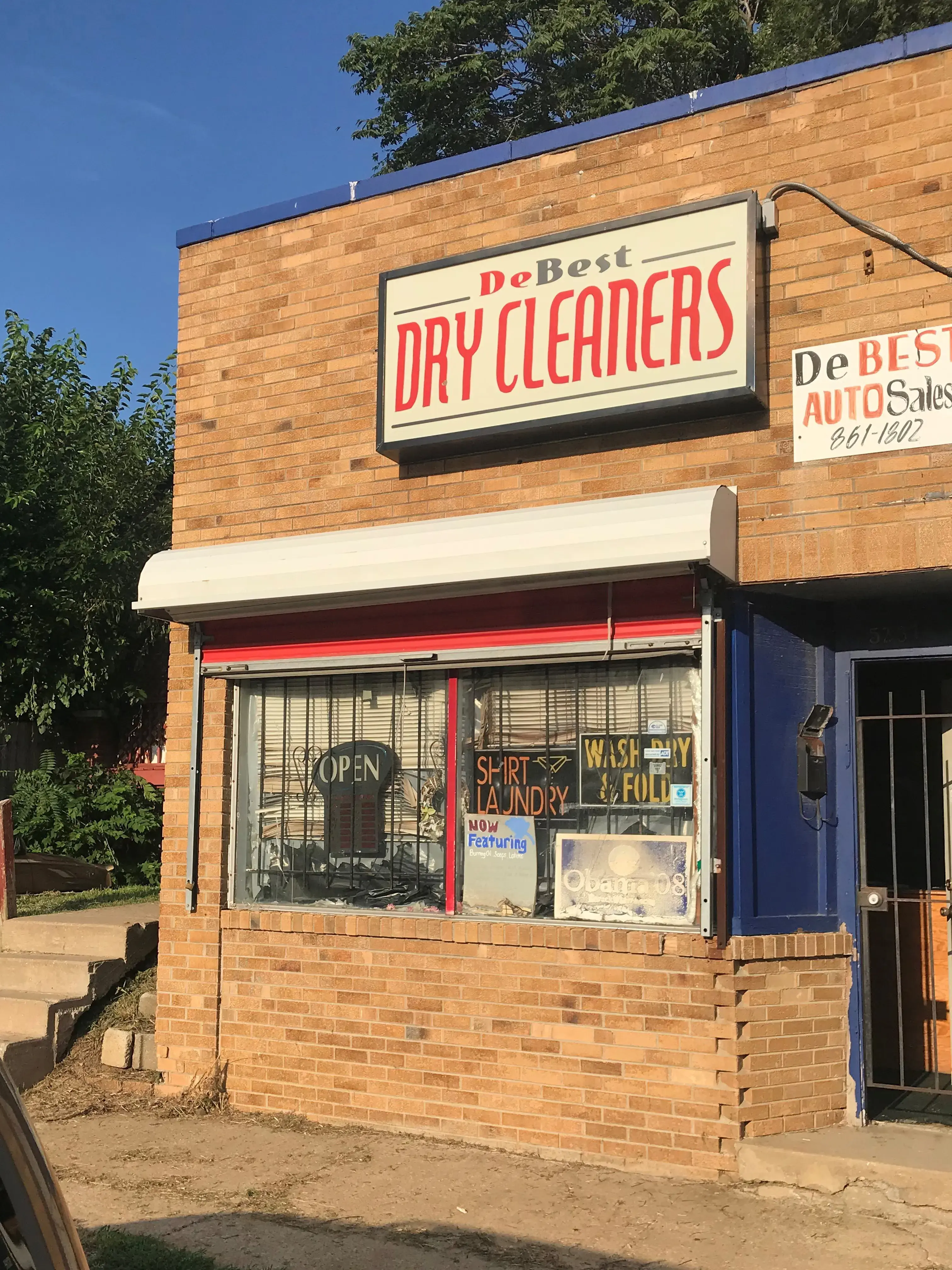 De Best Laundry & Dry Cleaning - Image 2