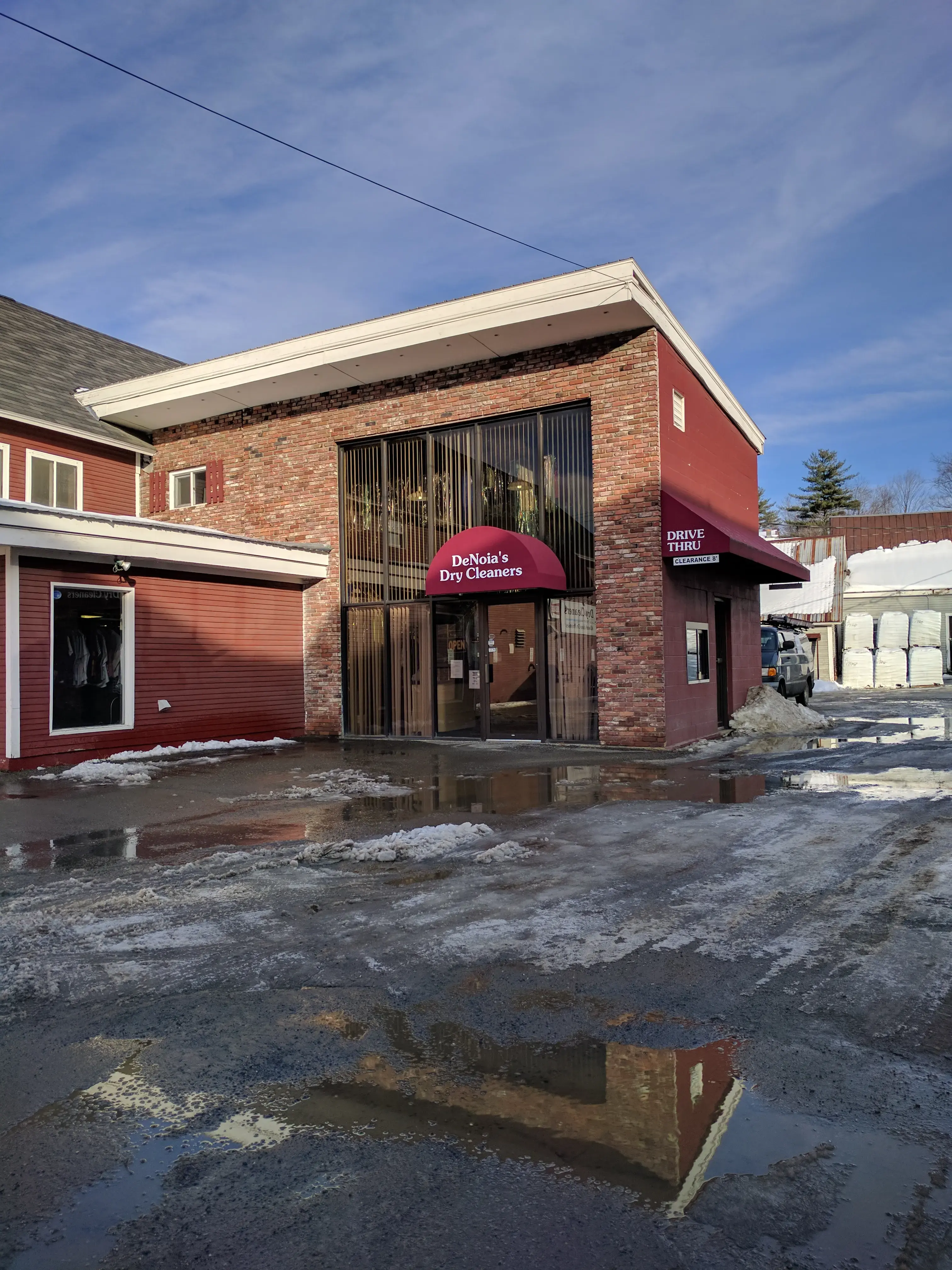 De Noia's Dry Cleaners - Image 4