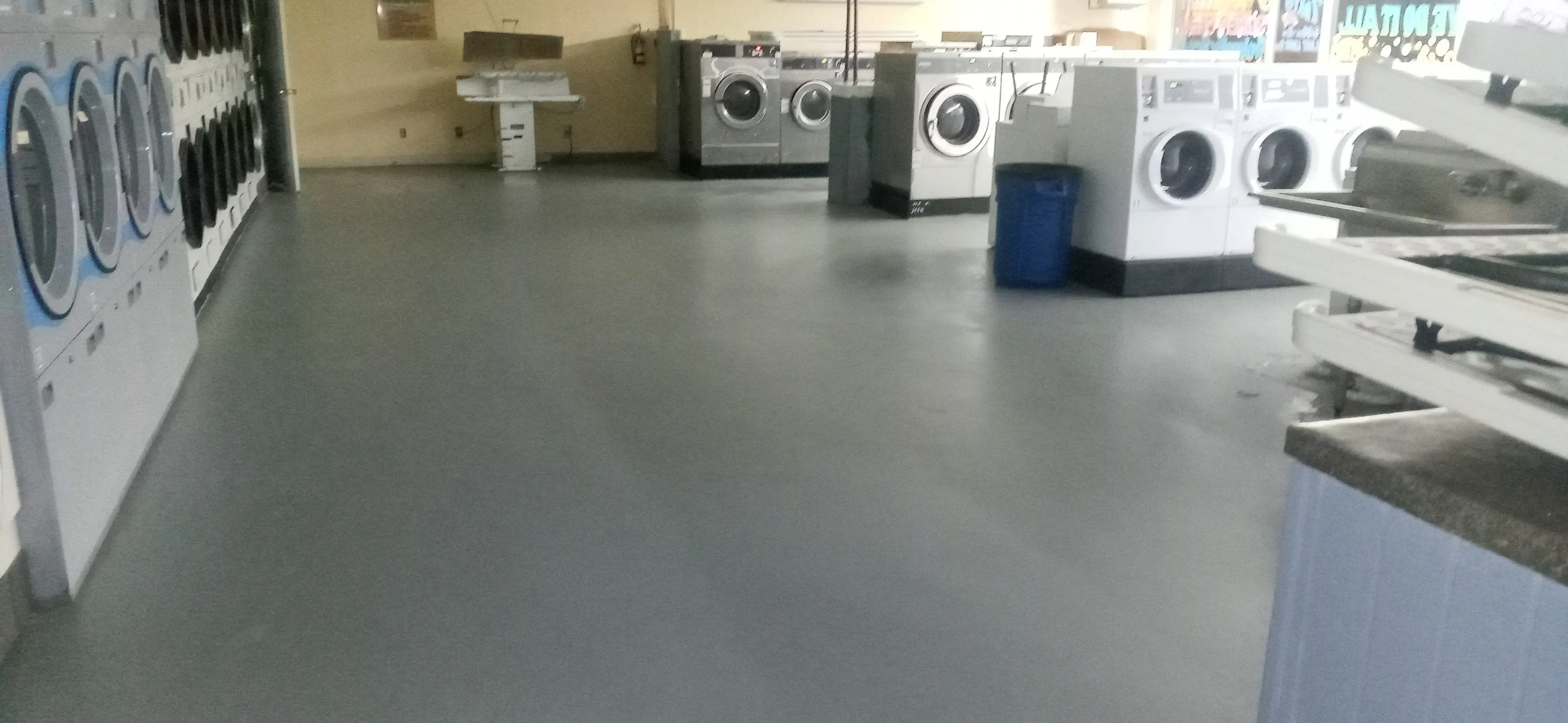 De Ville Coin-Op Laundry thumbnail 9