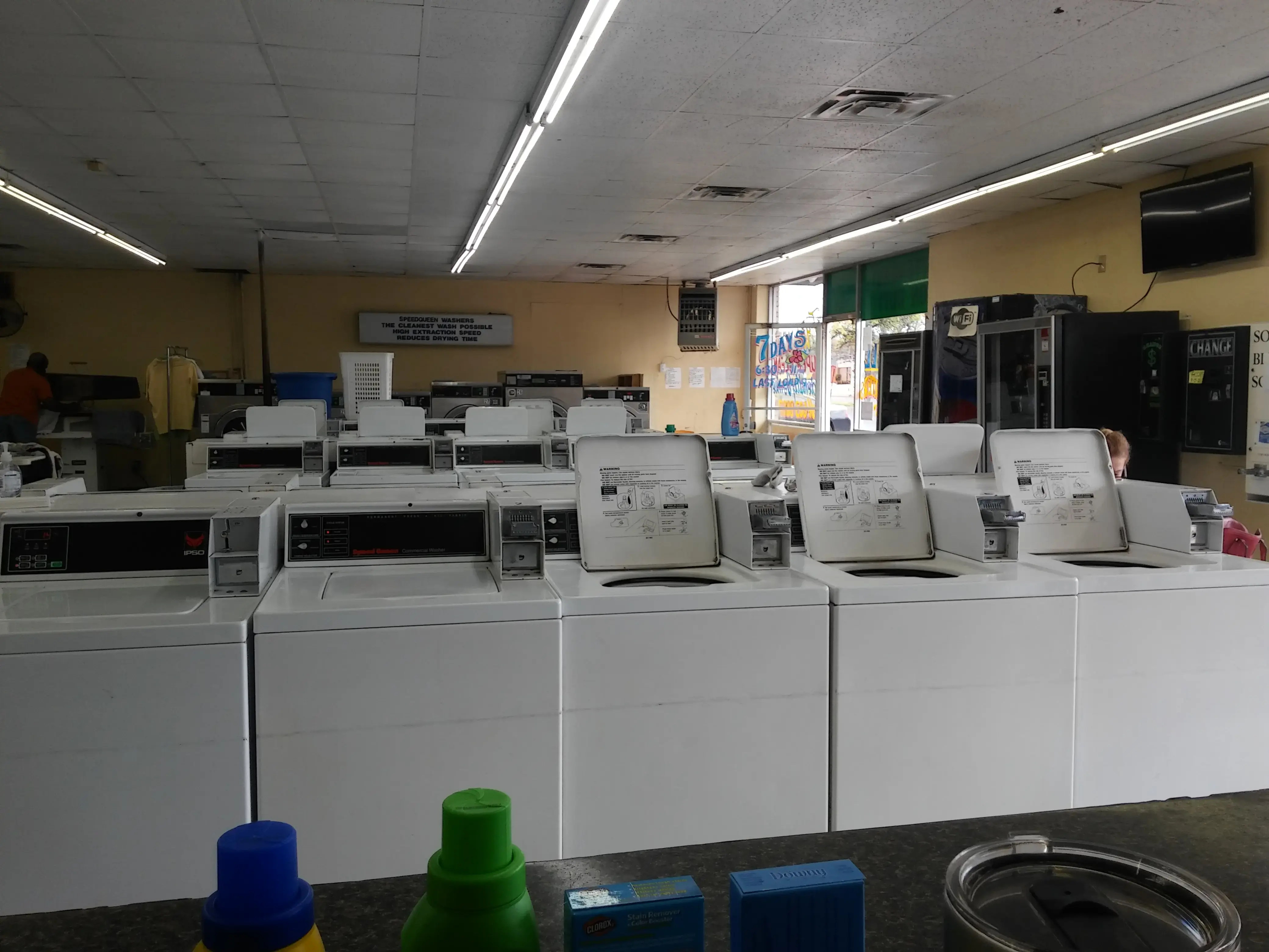 De Ville Coin-Op Laundry thumbnail 15