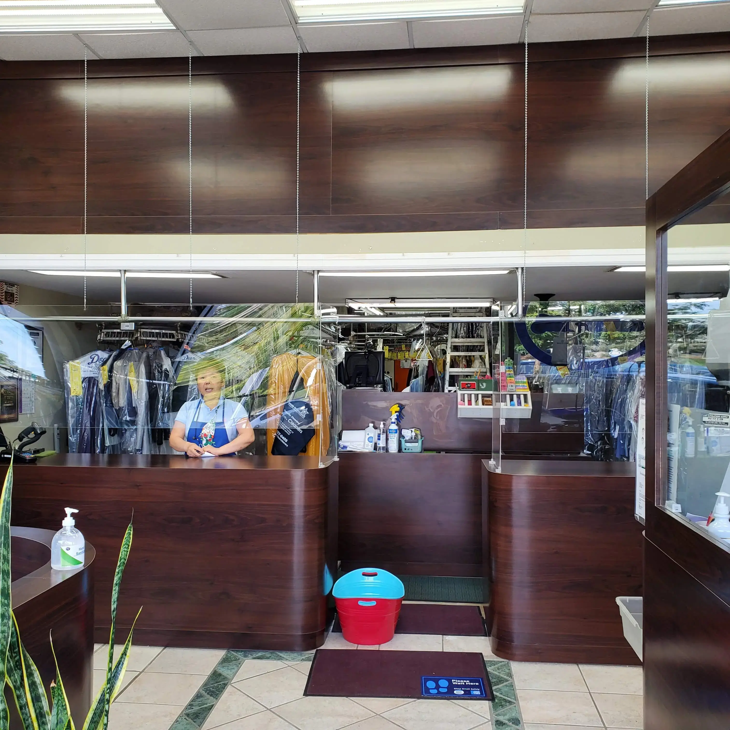Dean Cleaners of Westport - Image 9