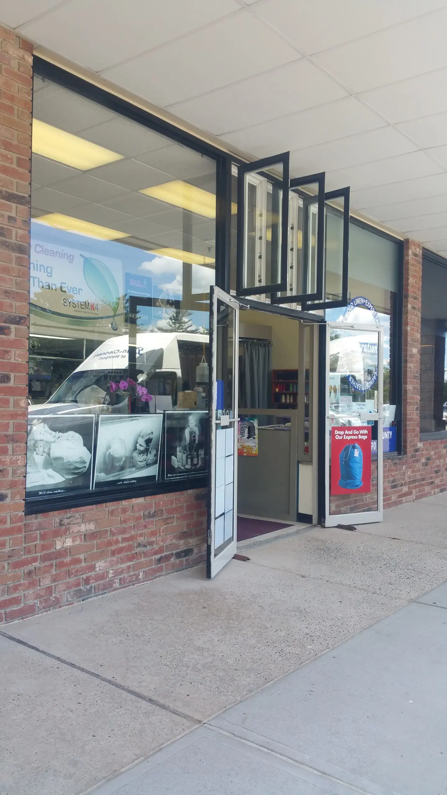 Dean Cleaners of Westport - Image 15