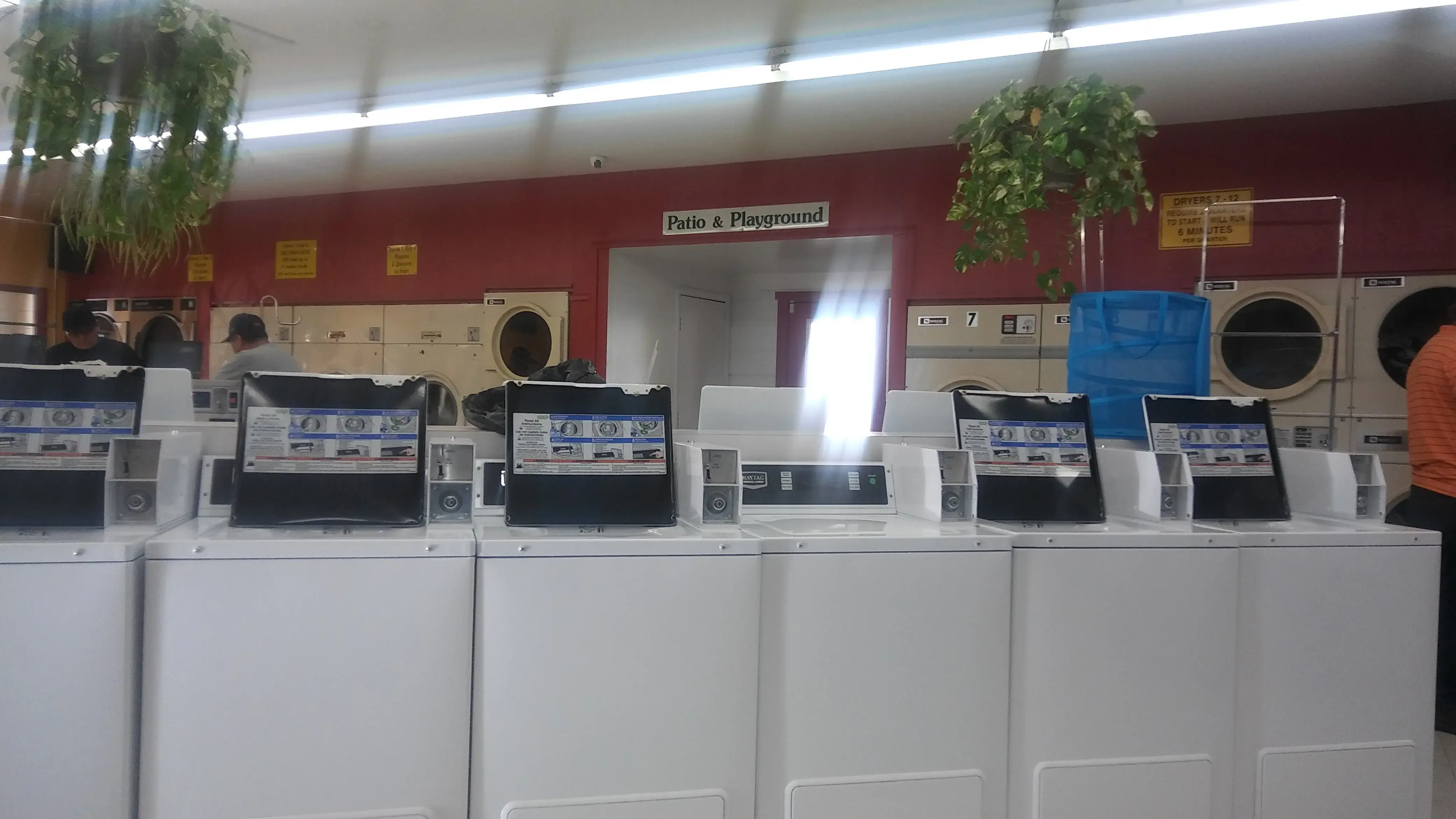 Dean's Village Laundromat - Image 11