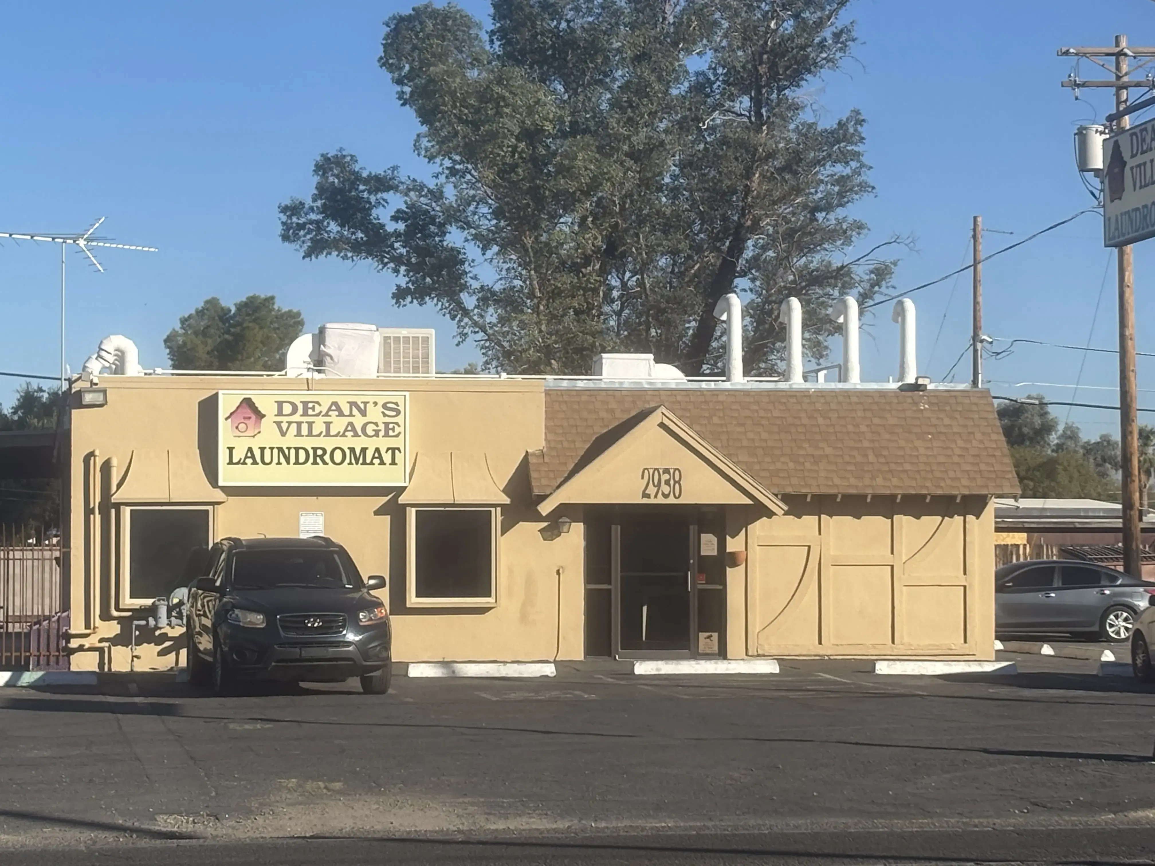 Dean's Village Laundromat - Image 6