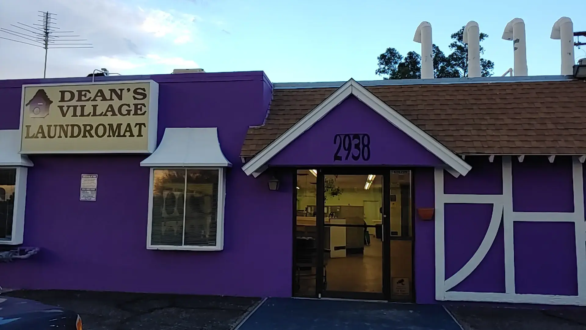 Dean's Village Laundromat - Image 10