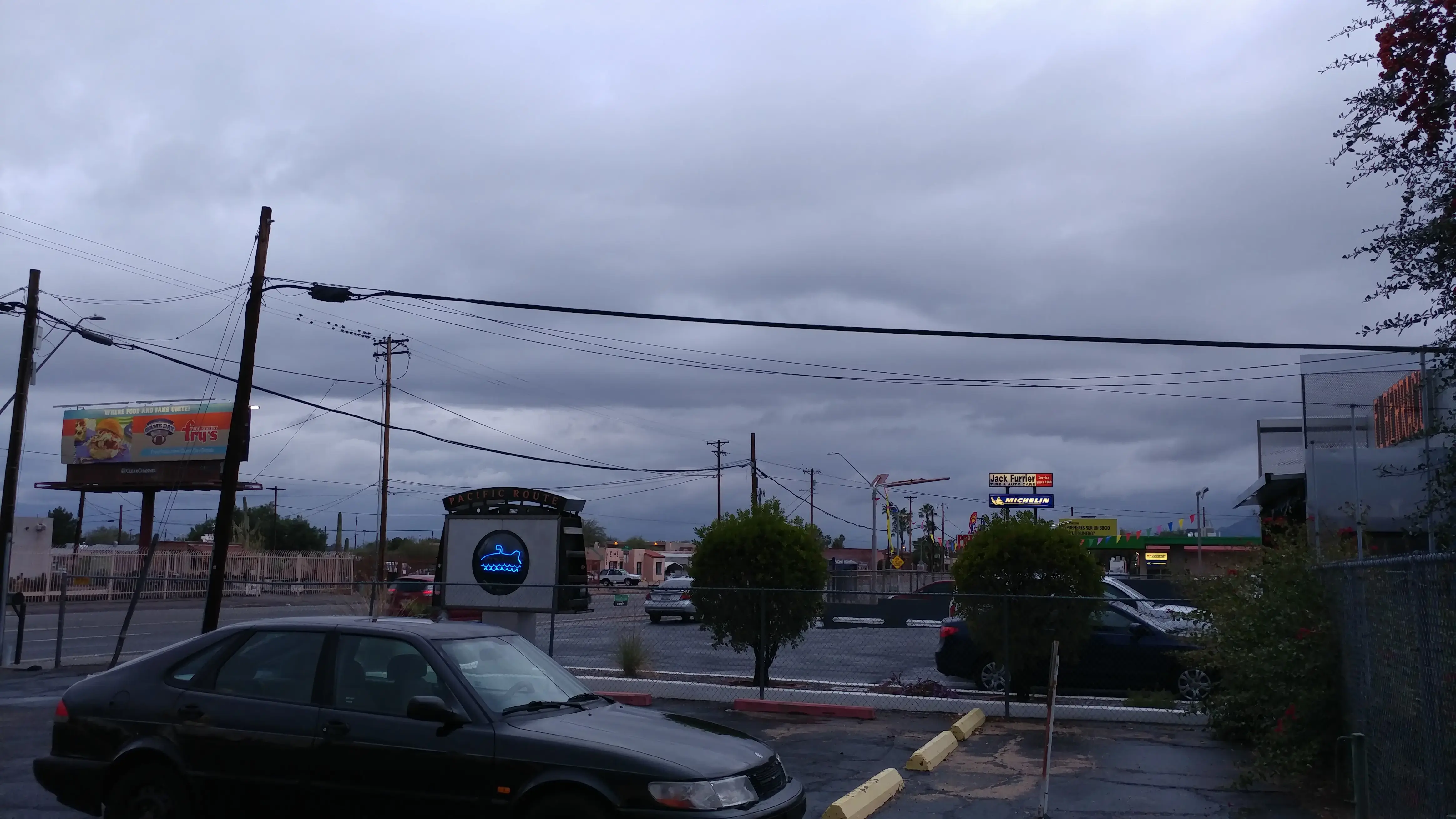 Dean's Village Laundromat - Image 12