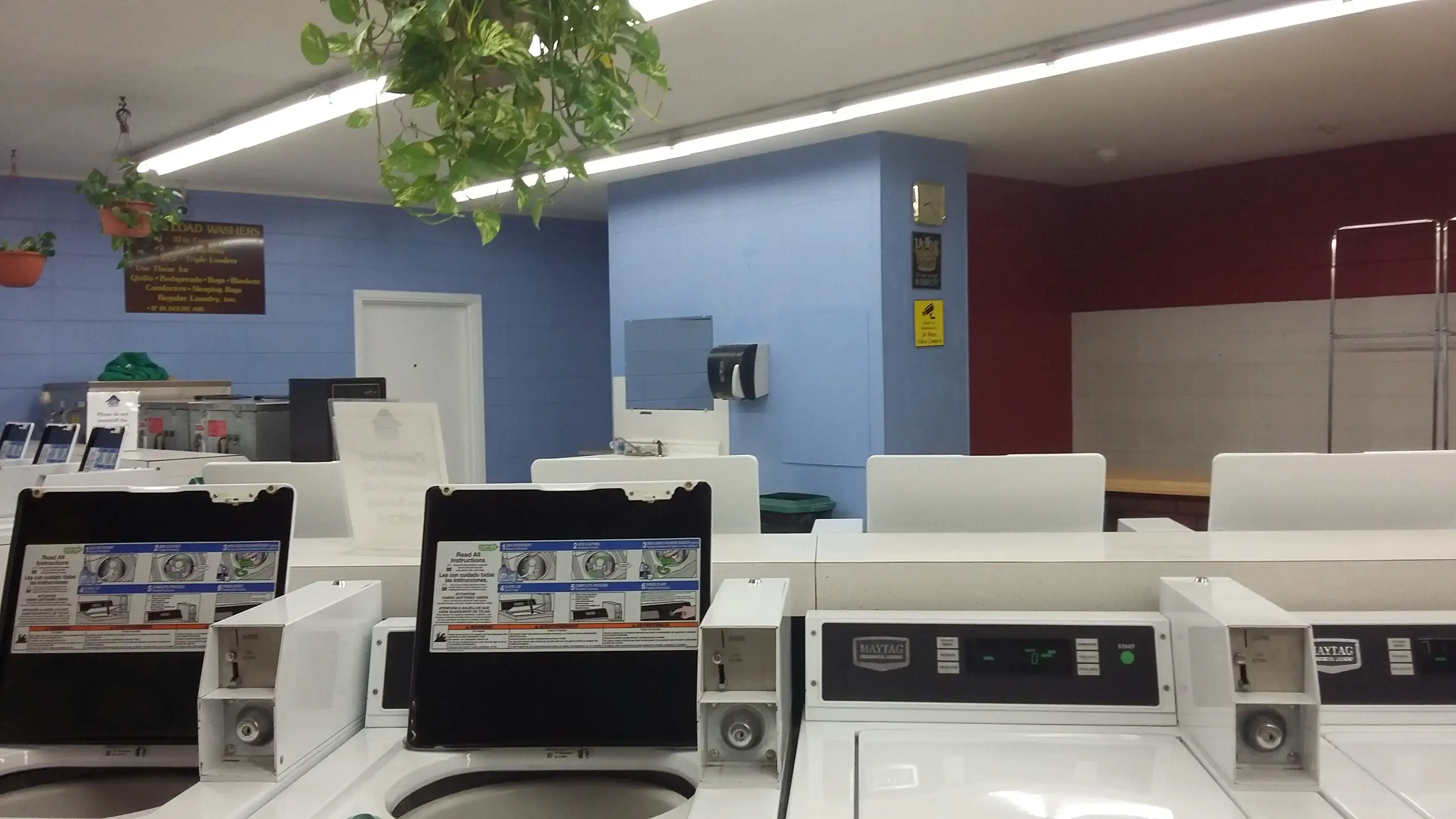 Dean's Village Laundromat - Image 14