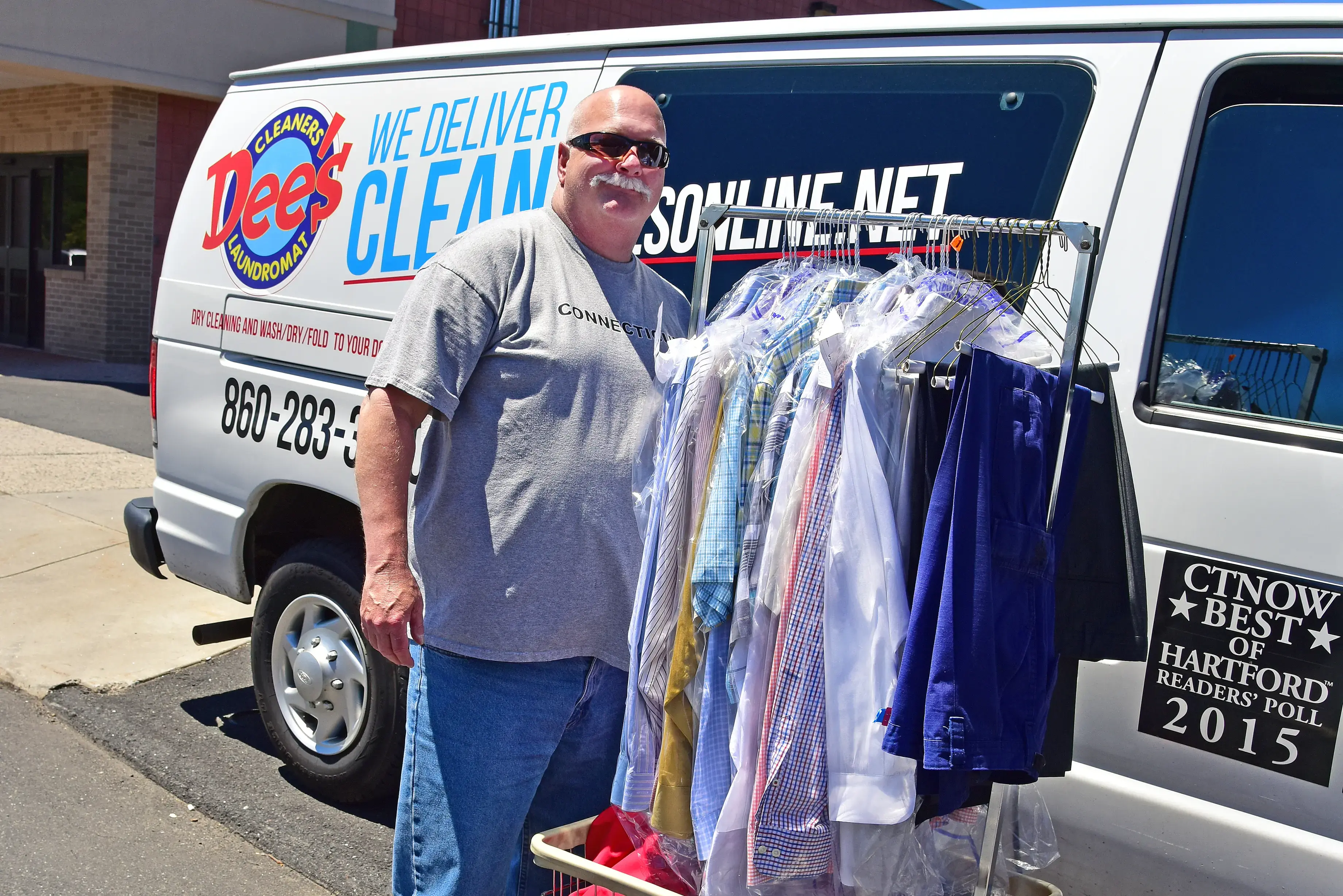 Dee's Cleaners & Laundromat - Image 4
