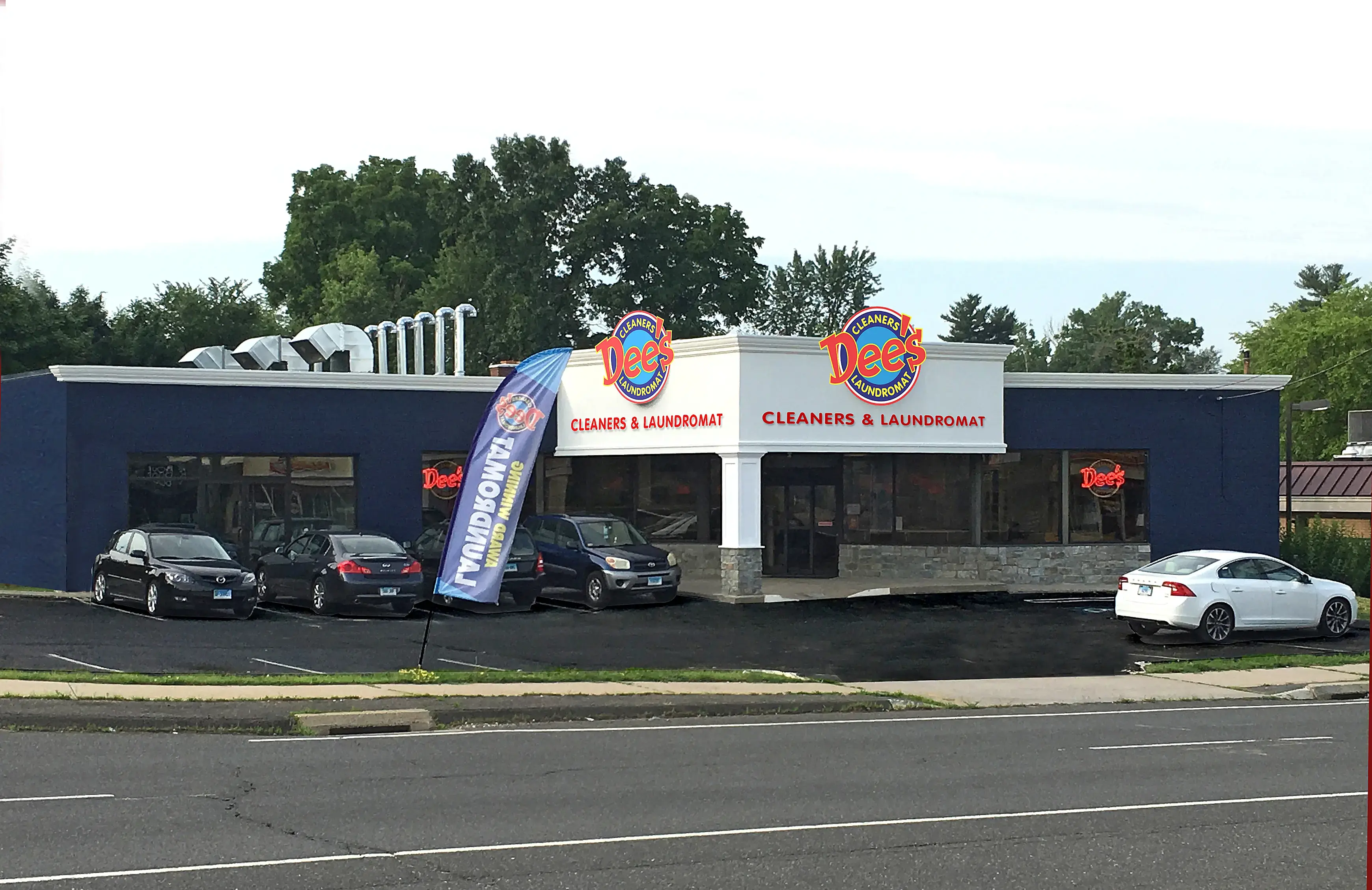 Dee's Cleaners & Laundromat thumbnail 9