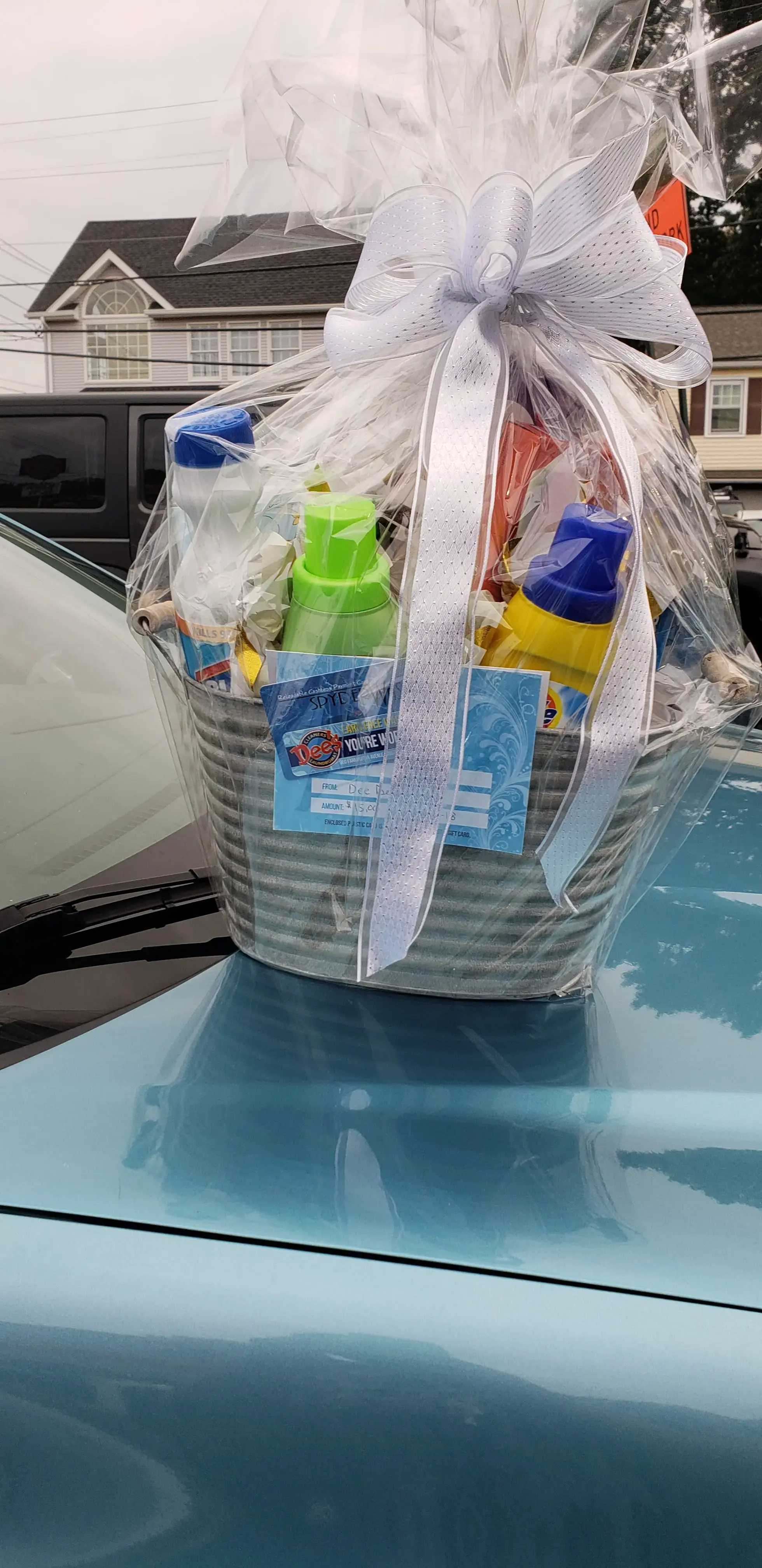 Dee's Cleaners & Laundromat - Image 6