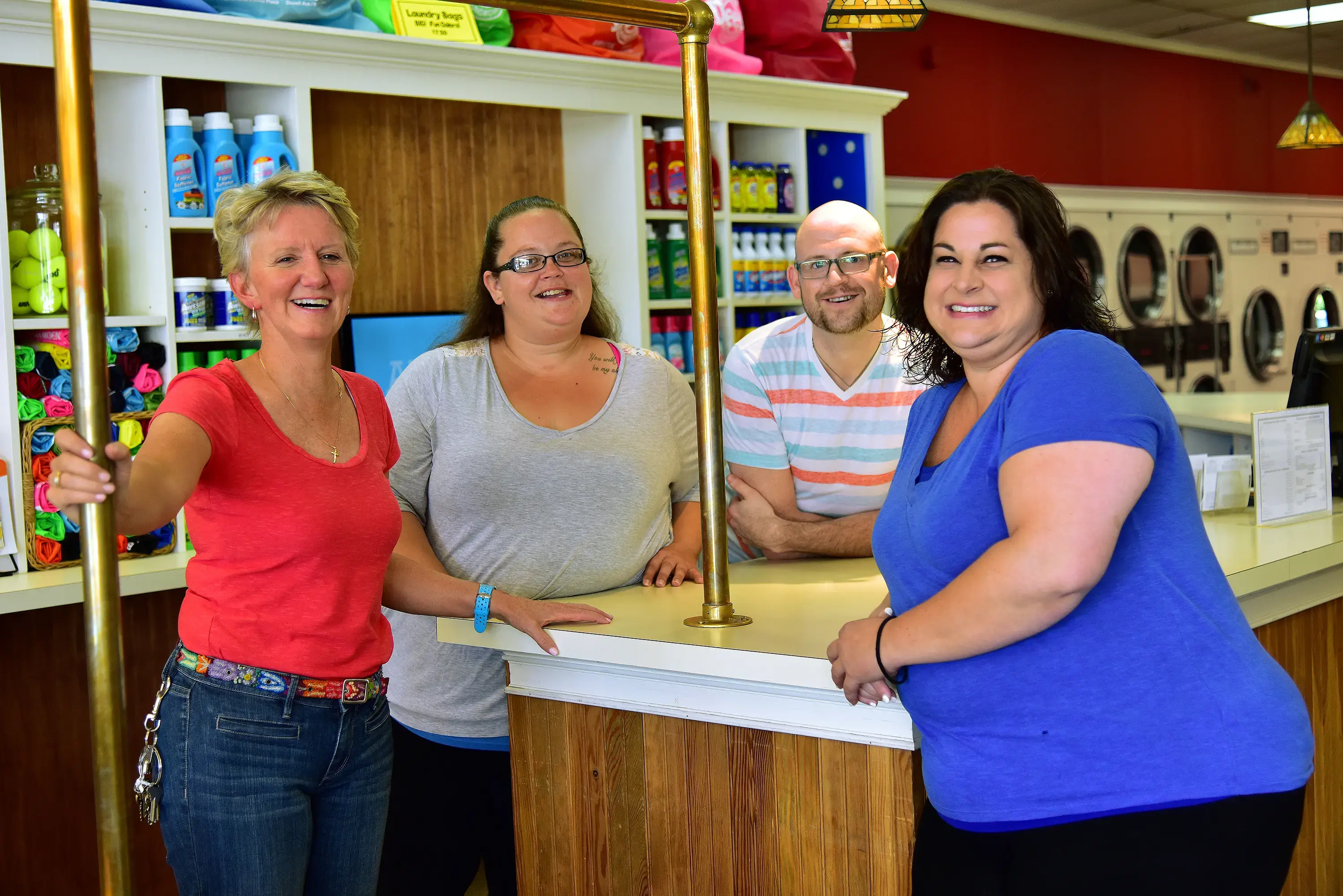 Dee's Cleaners & Laundromat thumbnail 2