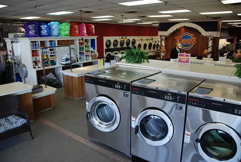 Dee's Cleaners & Laundromat location