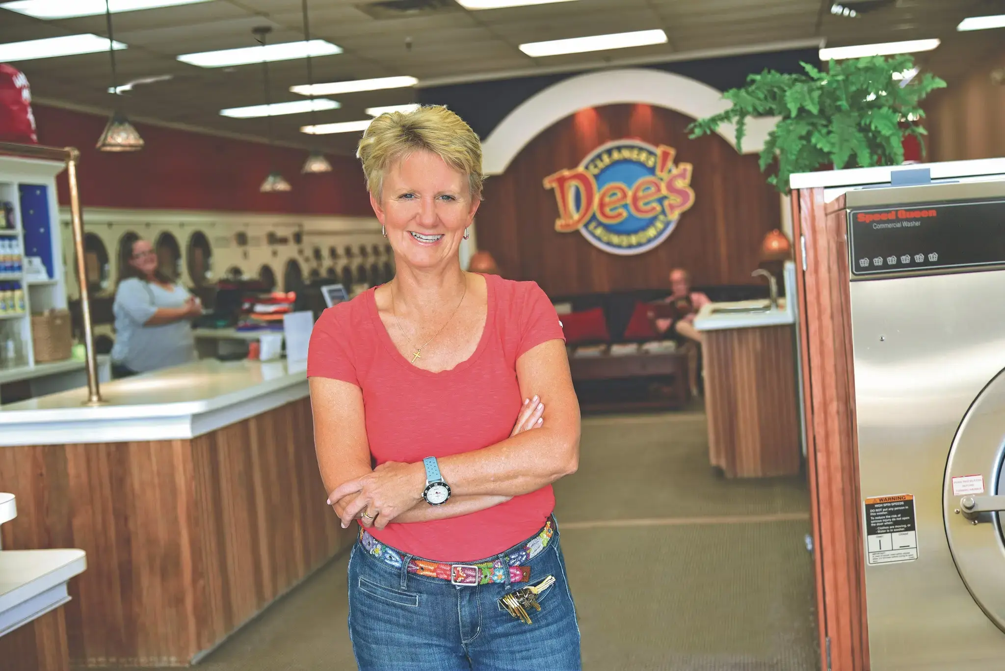 Dee's Cleaners & Laundromat - Image 17