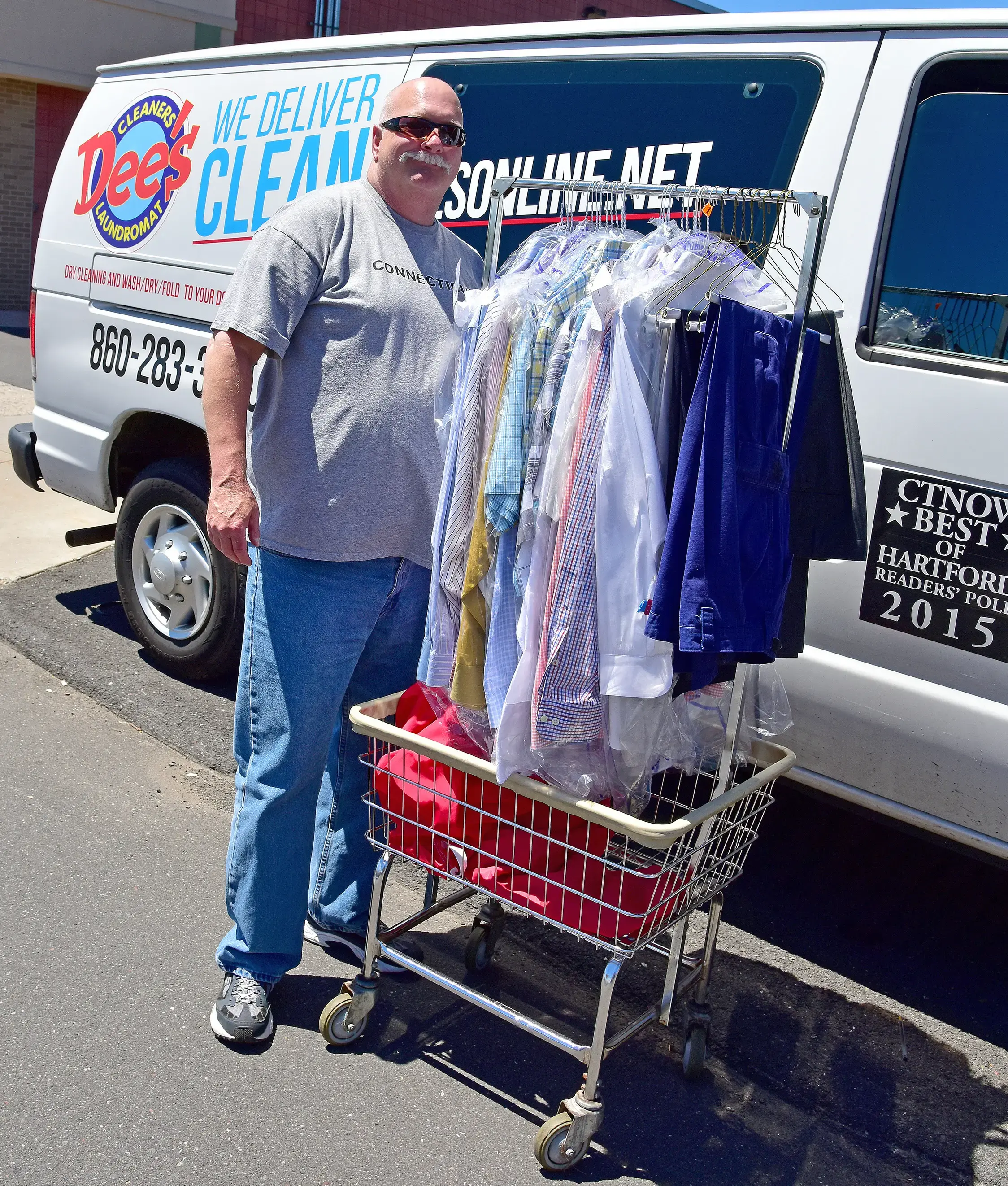 Dee's Cleaners & Laundromat thumbnail 4