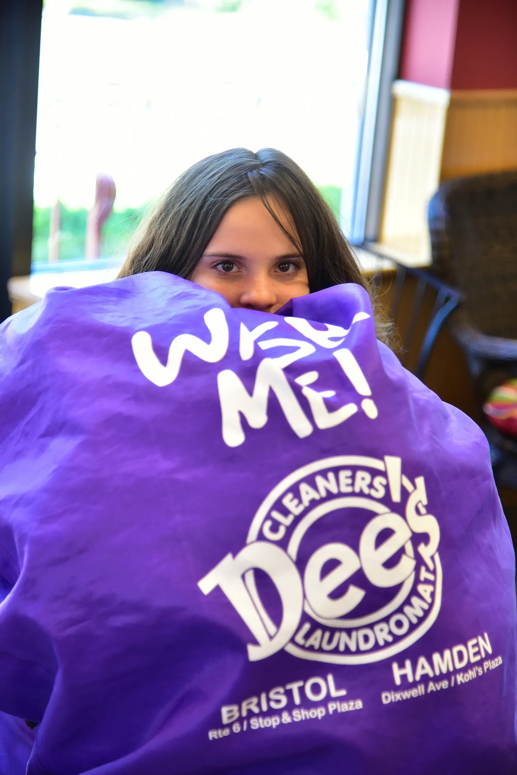 Dee's Cleaners & Laundromat thumbnail 14
