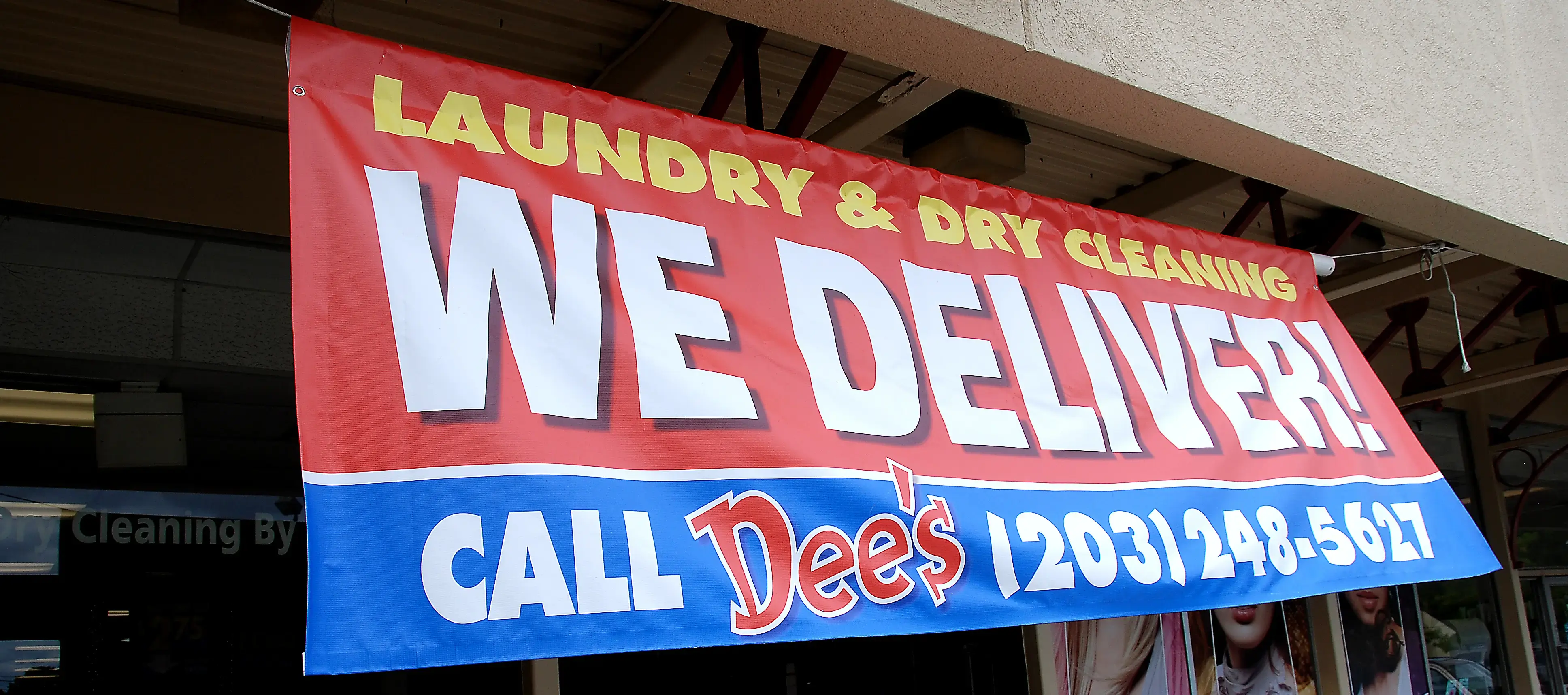 Dee's Cleaners & Laundromat - Image 7