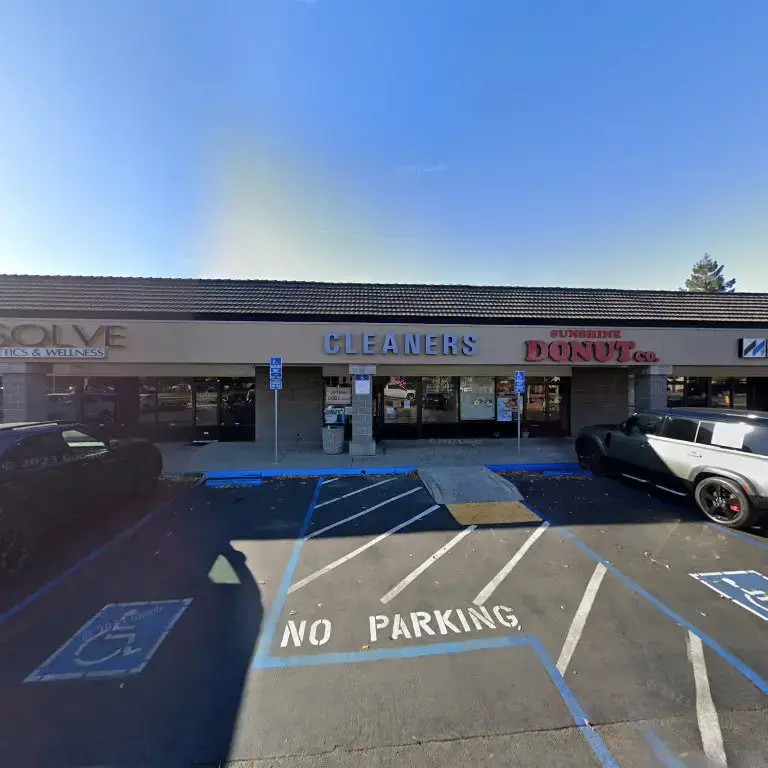 Del Rio Cleaners - Image 1