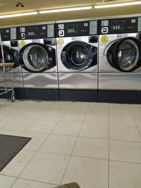 Del Rio Laundry thumbnail 17