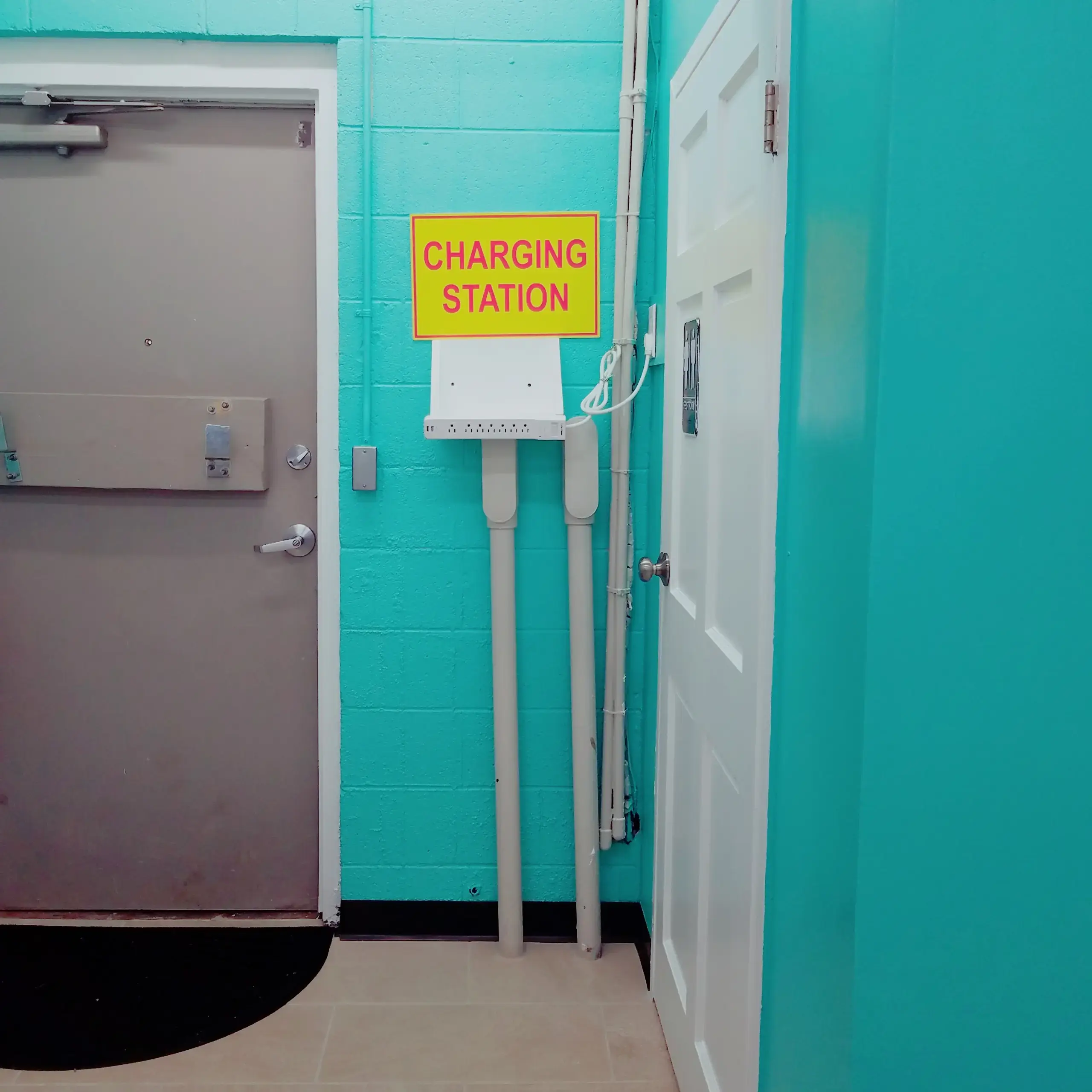 Delk Road Coin Laundromat - Image 6